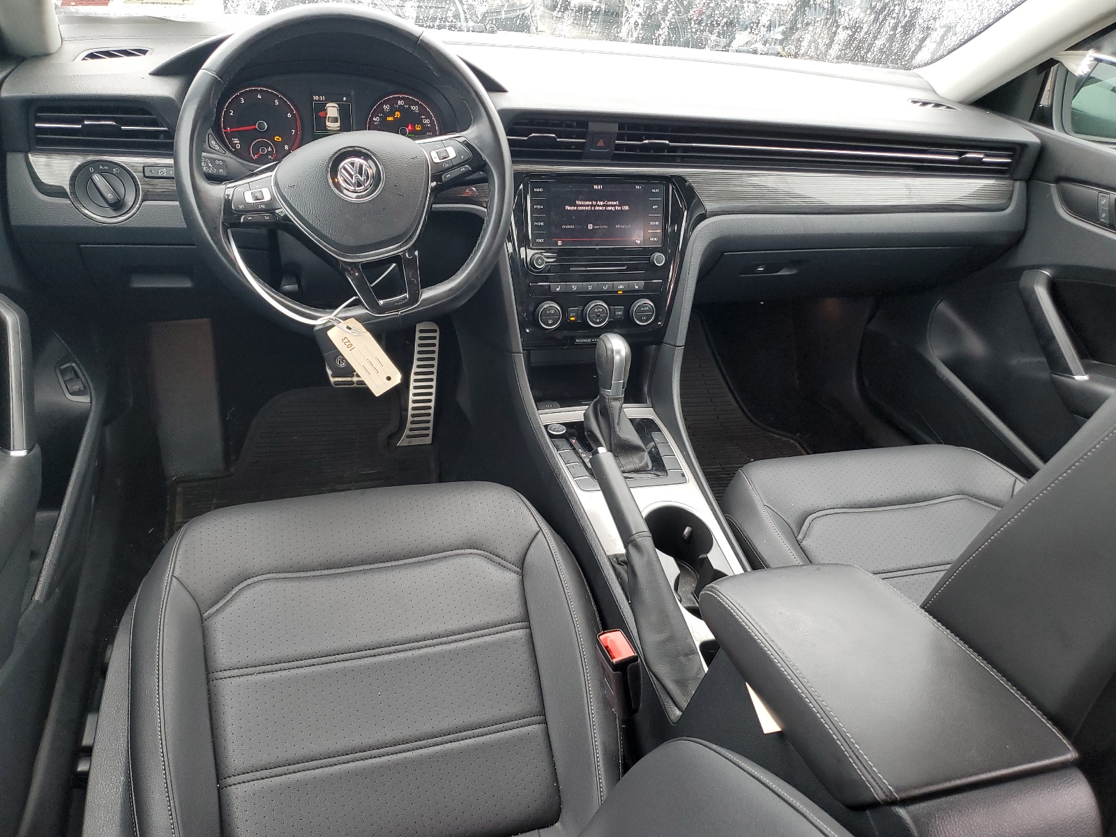 1VWMA7A38LC003163 2020 Volkswagen Passat R-Line