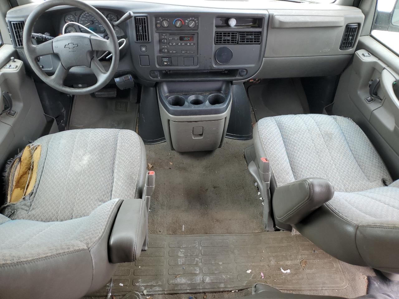 2004 Chevrolet Express G2500 VIN: 1GAGG25U541229588 Lot: 64299324