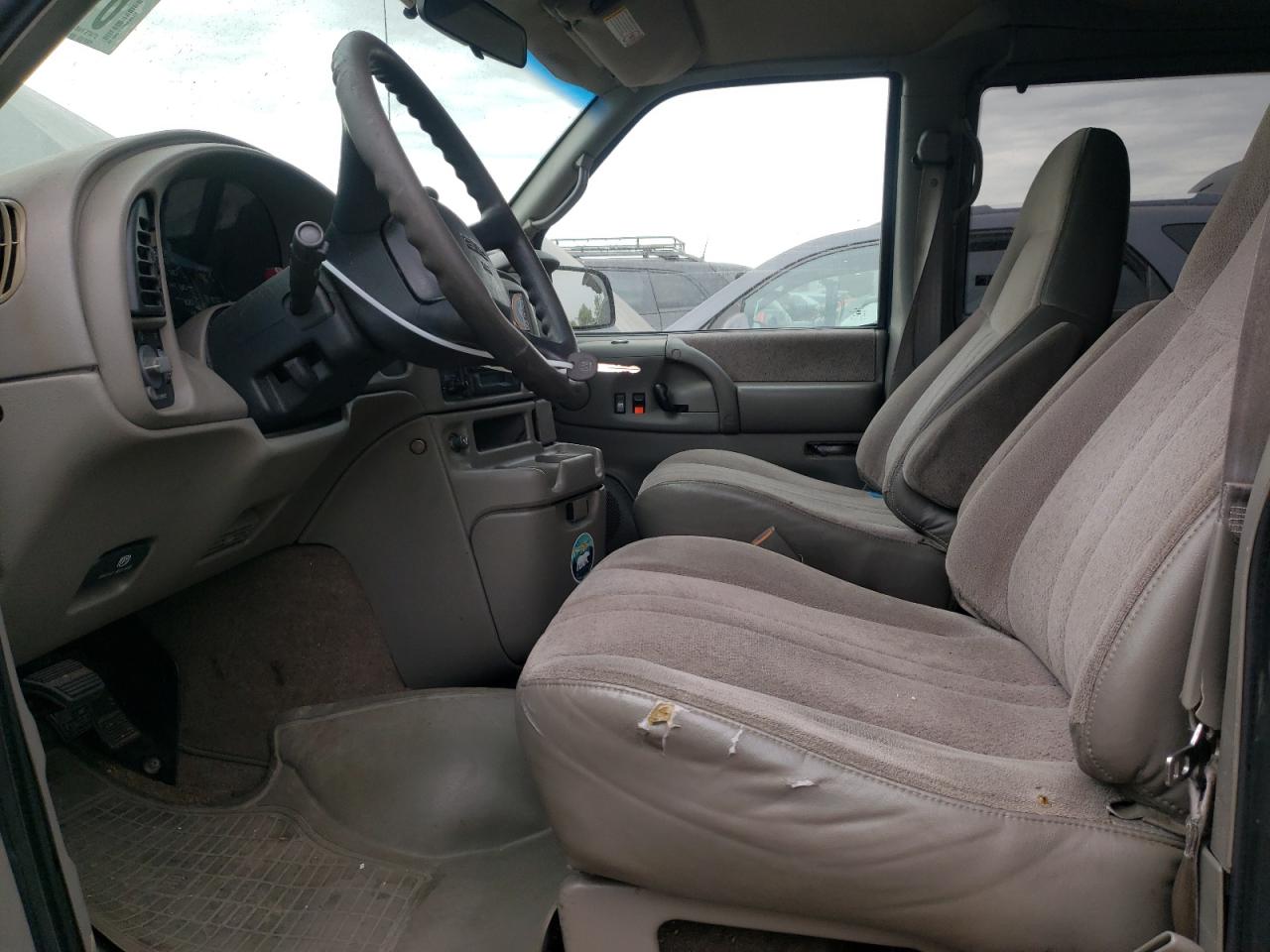 2000 GMC Safari Xt VIN: 1GKEL19W4YB501262 Lot: 61439064