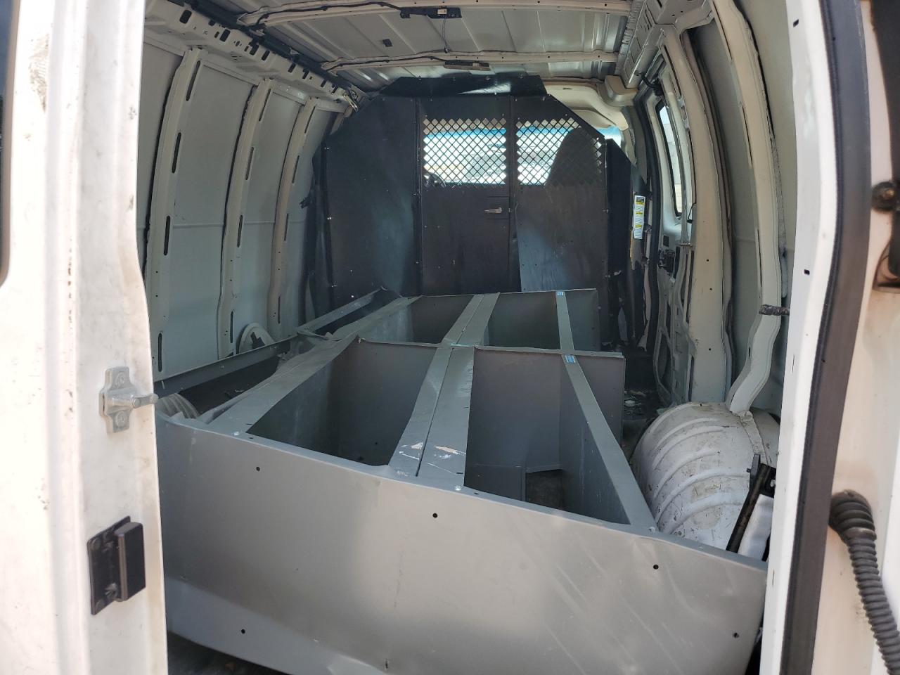 2016 Chevrolet Express G2500 VIN: 1GCWGAFF0G1166174 Lot: 61009054