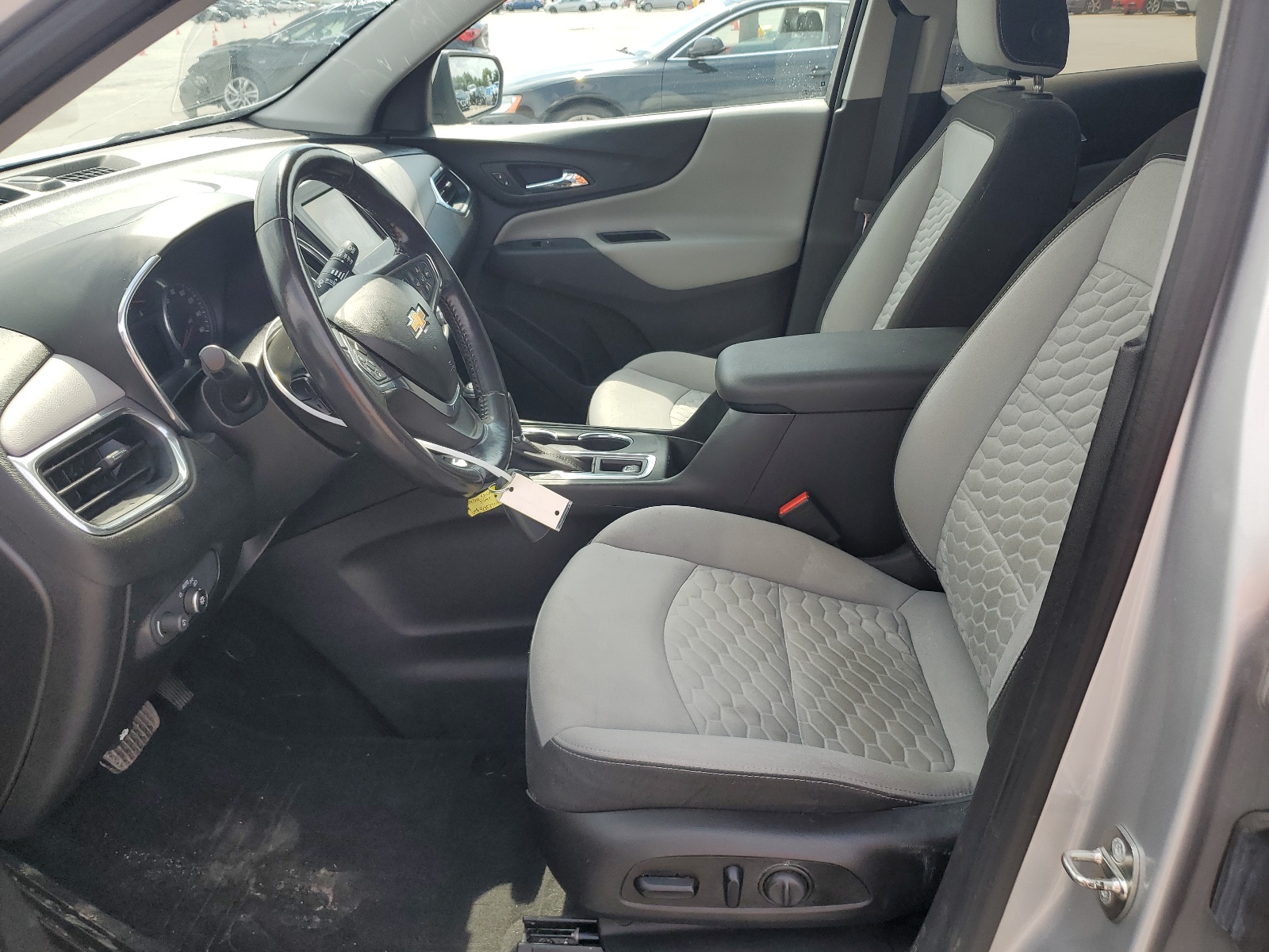 3GNAXKEV4KL300864 2019 Chevrolet Equinox Lt