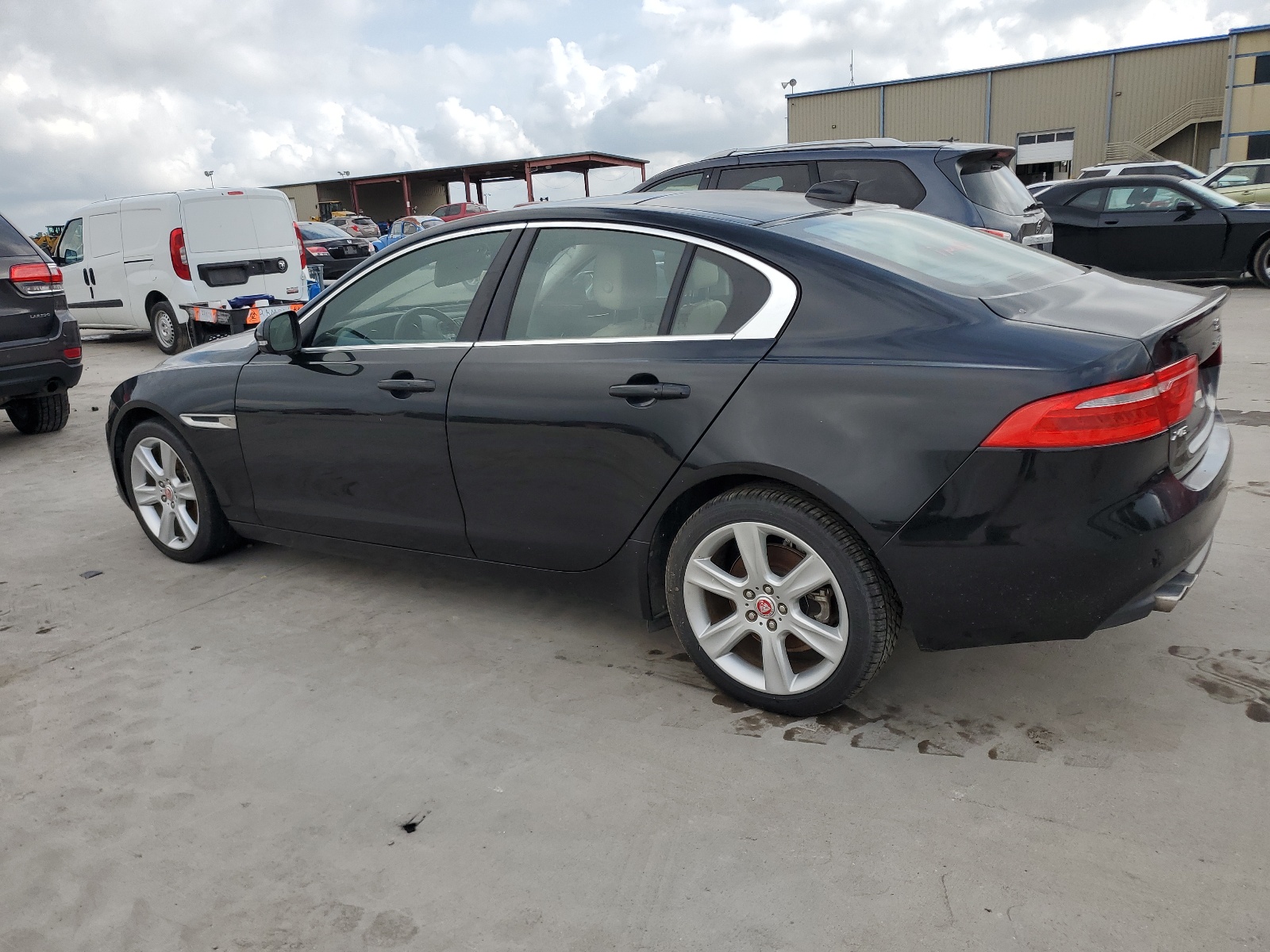 2017 Jaguar Xe Prestige vin: SAJAE4BN7HA952104