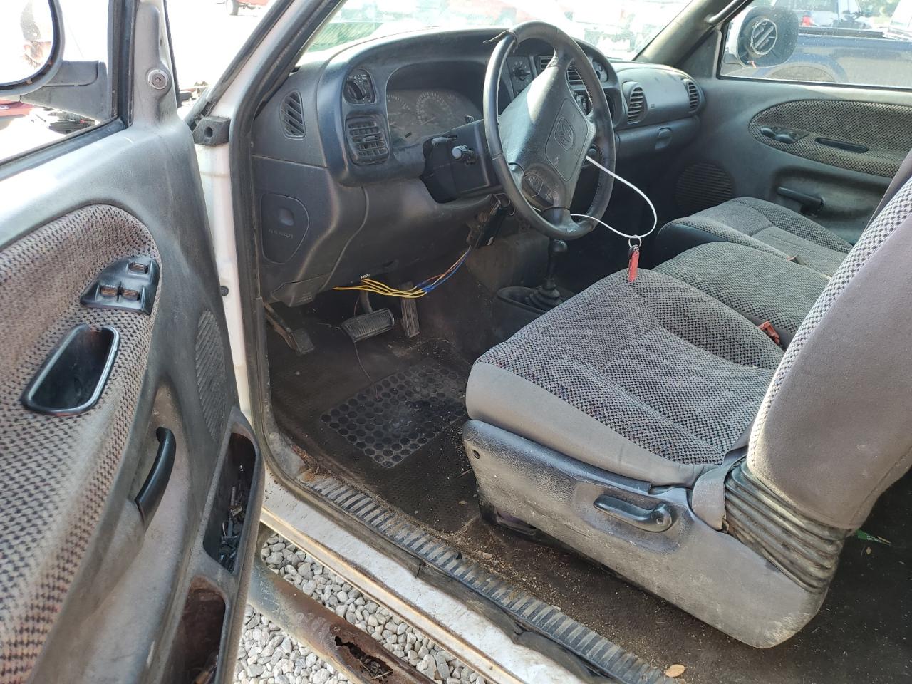 2000 Dodge Ram 2500 VIN: 1B7KF2368YJ118824 Lot: 64498044