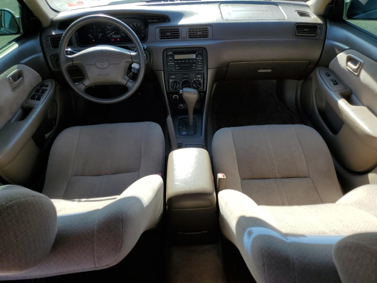 2000 Toyota Camry Le VIN: JT2BF28K3Y0260731 Lot: 60413544