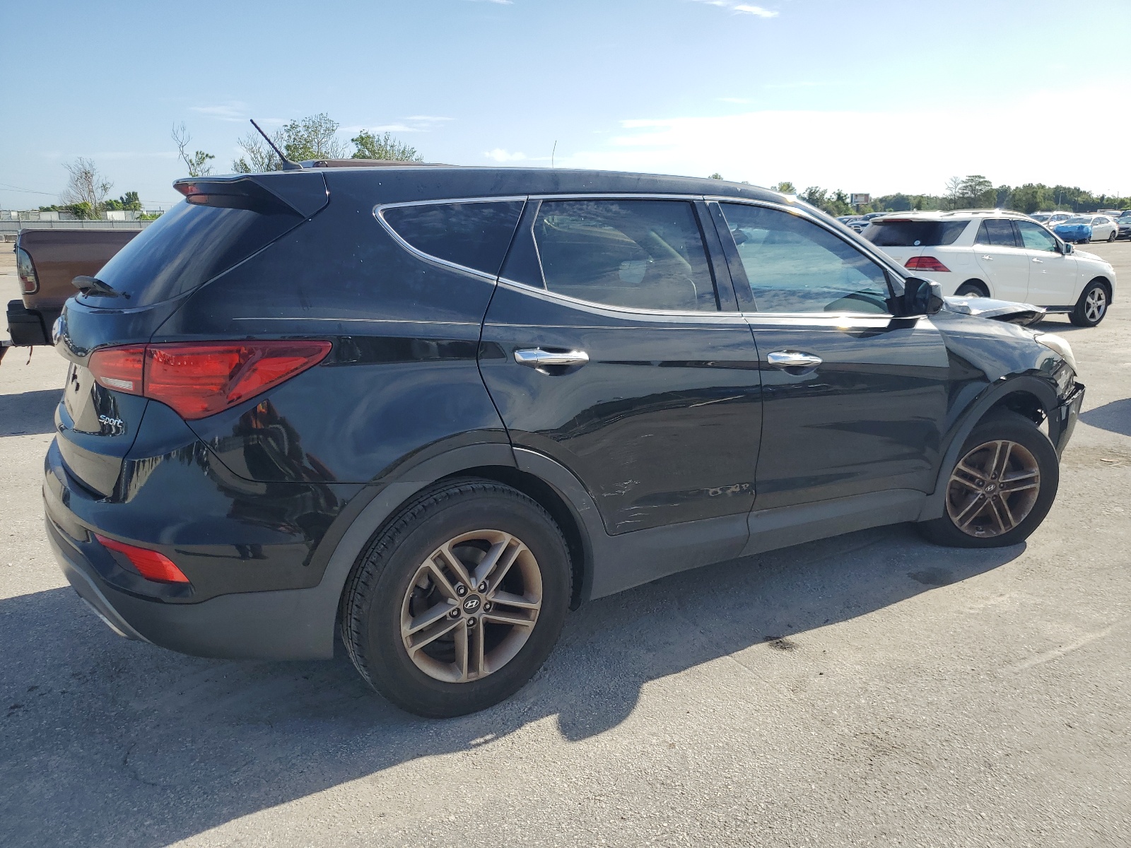 2018 Hyundai Santa Fe Sport vin: 5NMZT3LB6JH061612