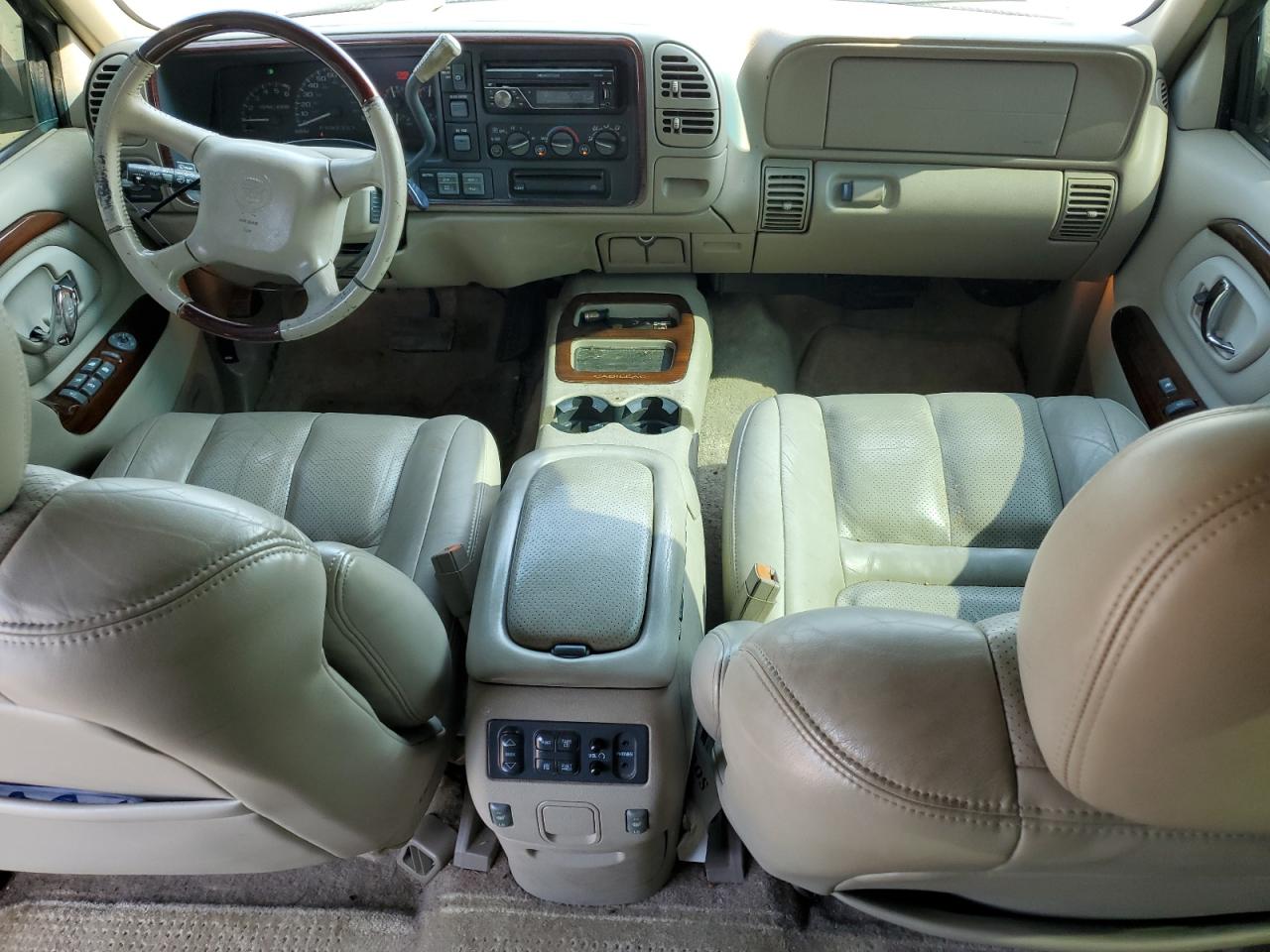 2000 Cadillac Escalade Luxury VIN: 1GYEK63R2YR210601 Lot: 64108944