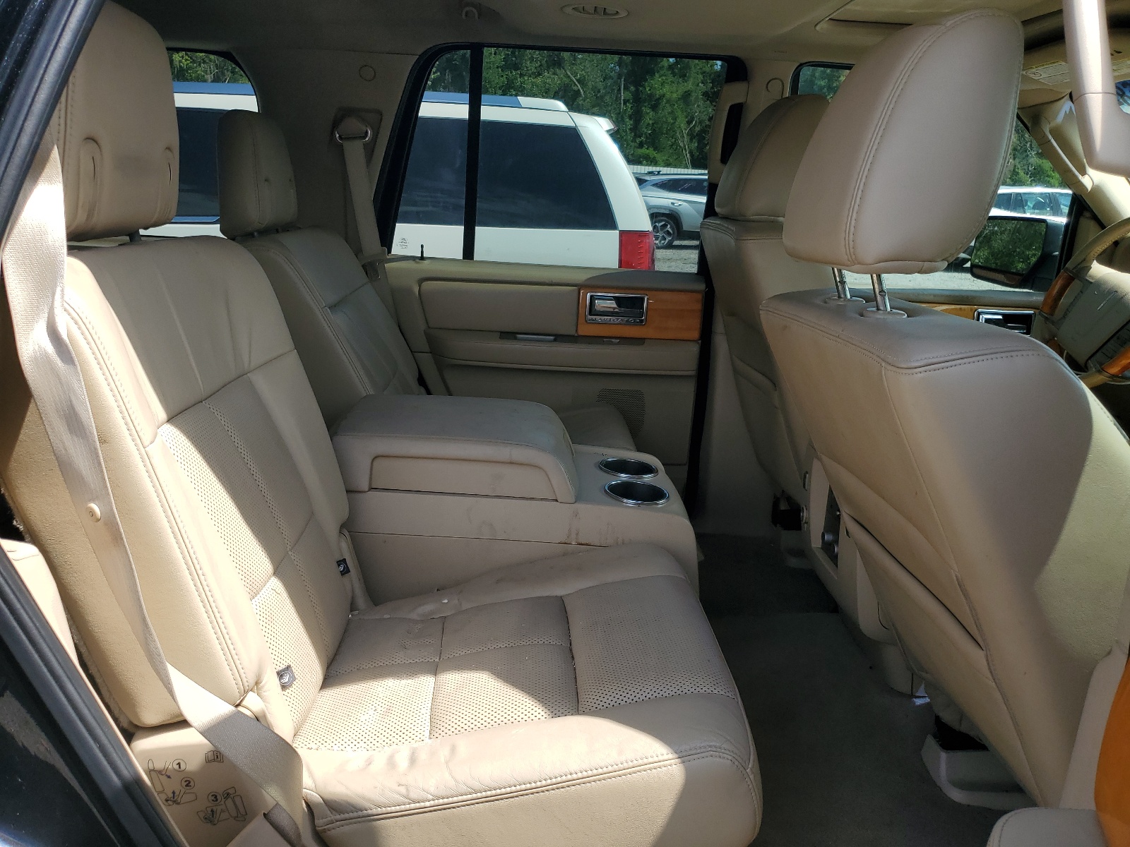 5LMJJ2J5XAEJ05150 2010 Lincoln Navigator