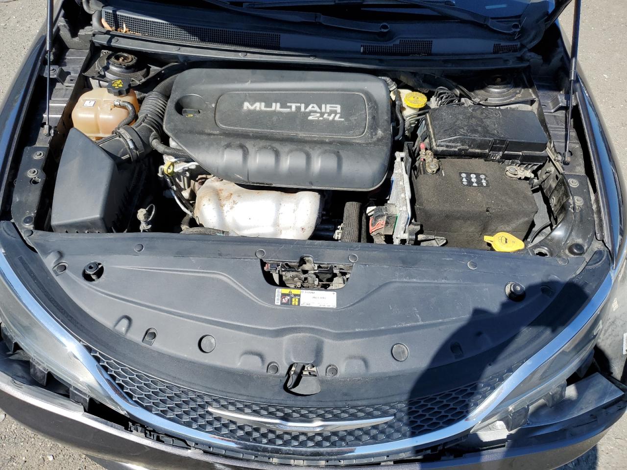 2015 Chrysler 200 - Image 11