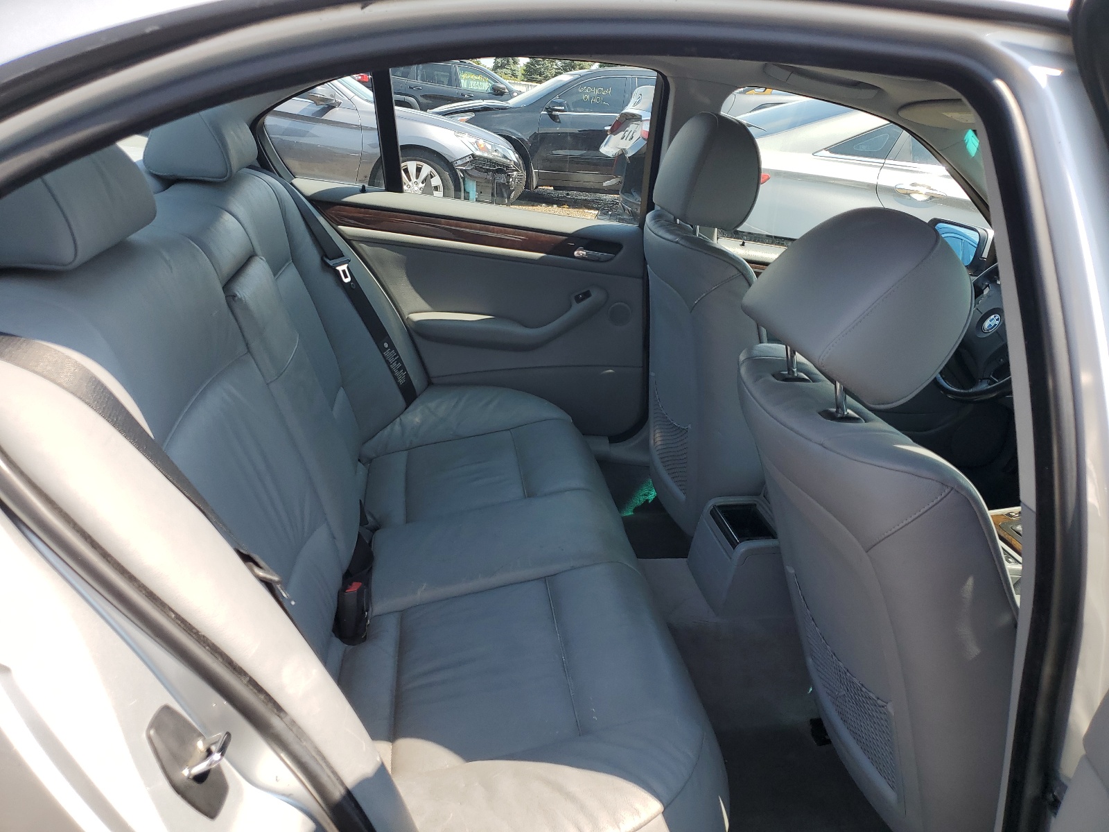 WBAAV33401FU77173 2001 BMW 325 I