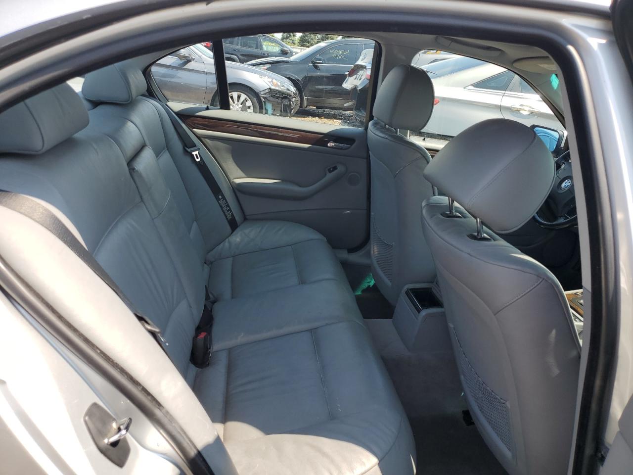 2001 BMW 325 I VIN: WBAAV33401FU77173 Lot: 63115104