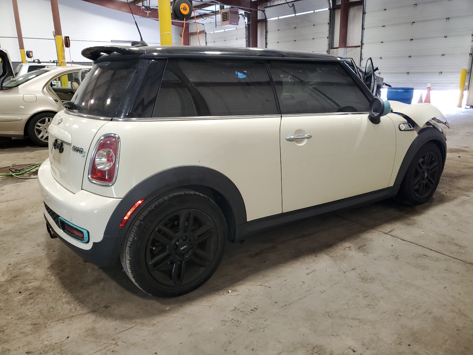 2013 Mini Cooper S vin: WMWSV3C56DT477486