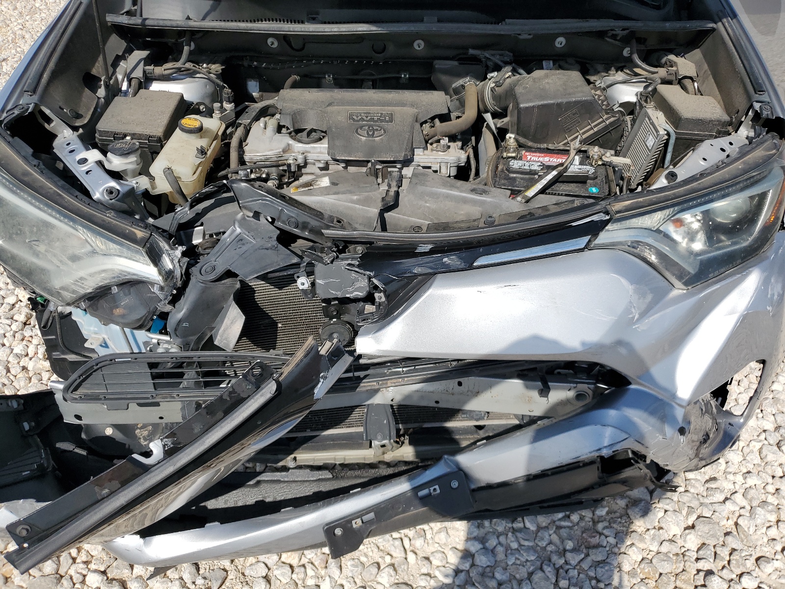 2T3ZFREVXHW331187 2017 Toyota Rav4 Le