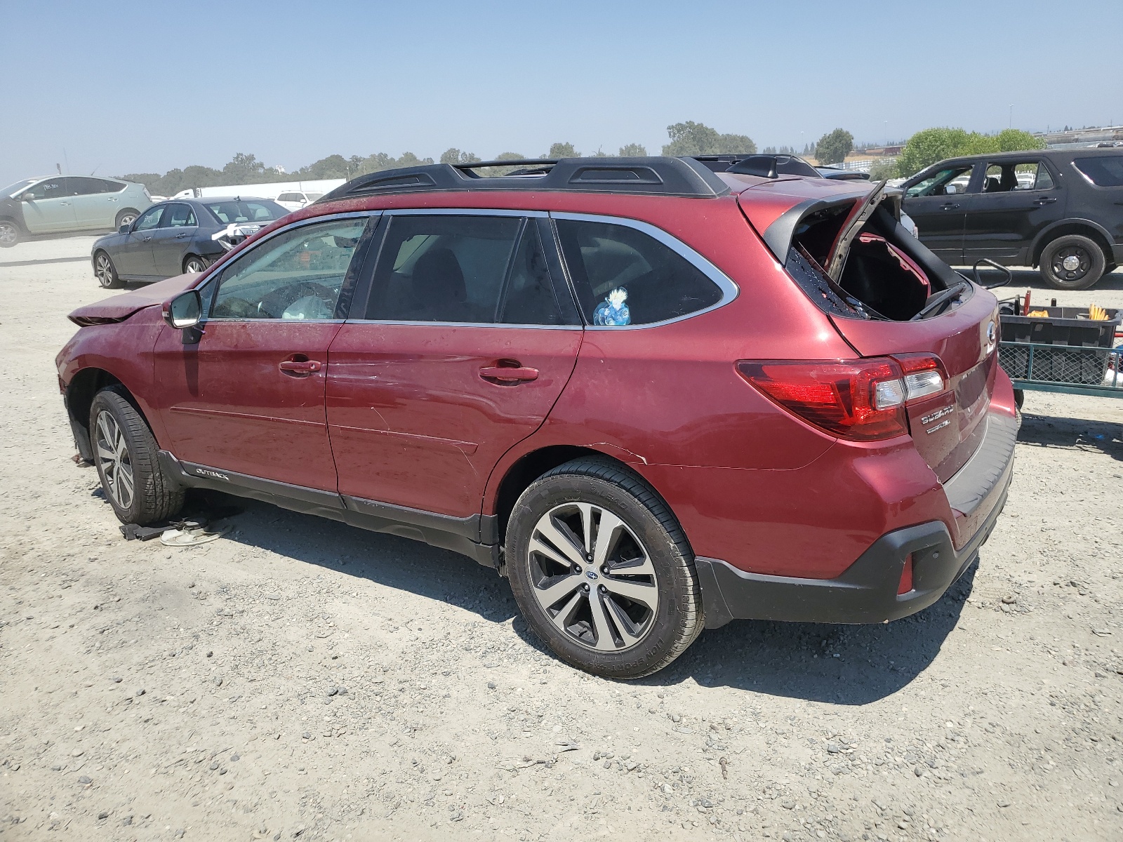 2018 Subaru Outback 2.5I Limited vin: 4S4BSANC0J3390573