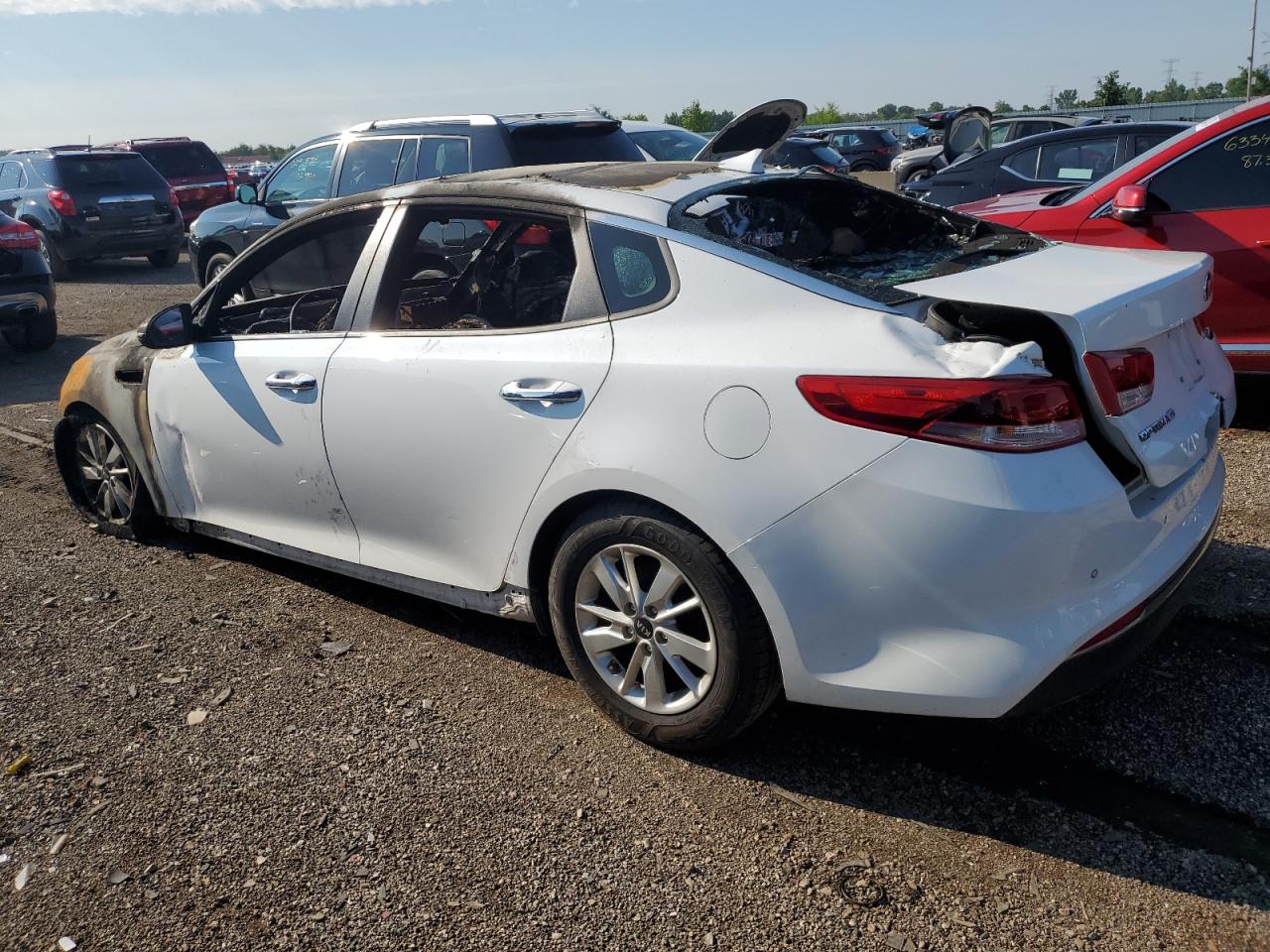 5XXGT4L35JG226487 2018 KIA OPTIMA - Image 2