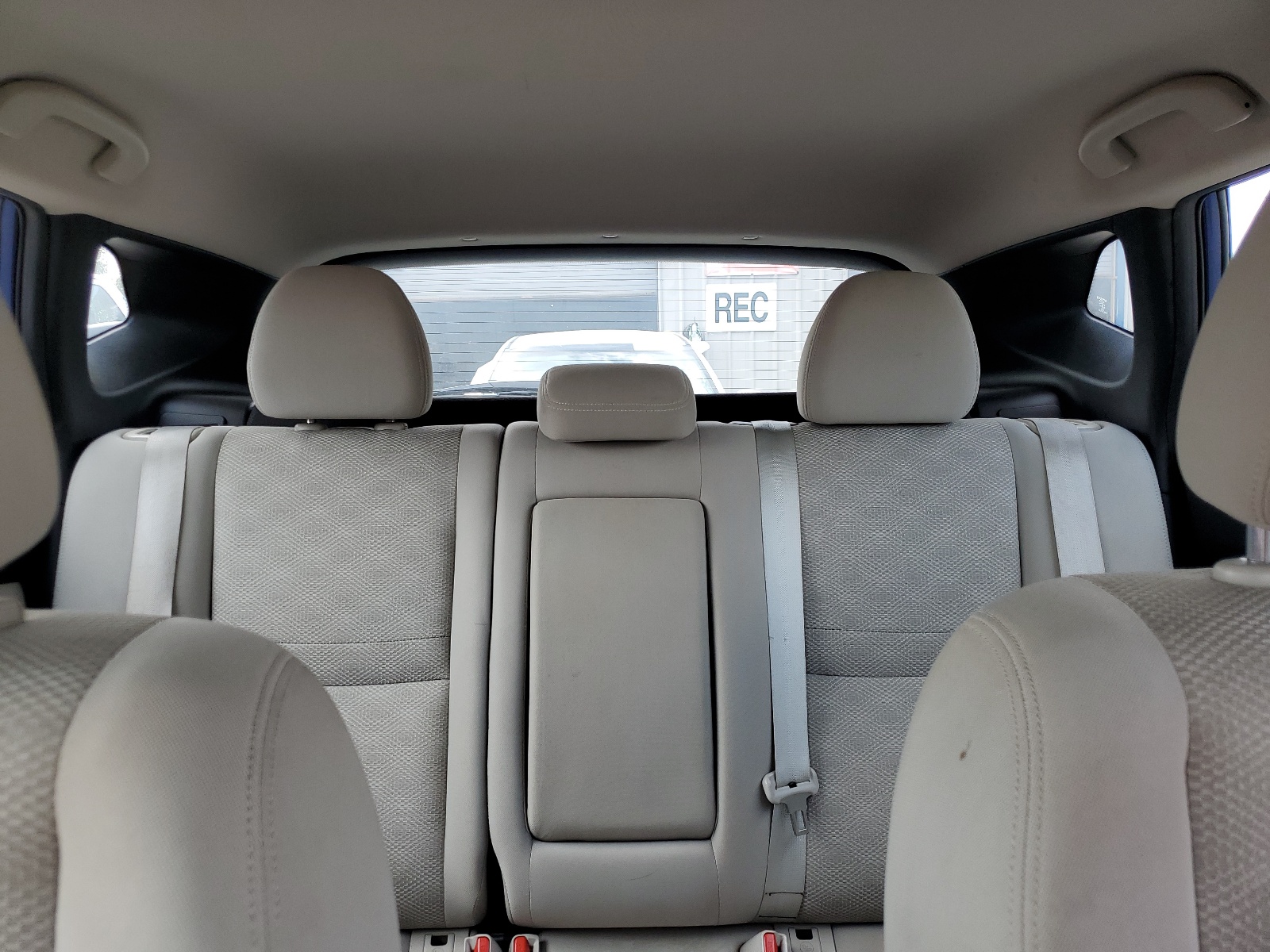 JN1BJ1CR4KW343483 2019 Nissan Rogue Sport S