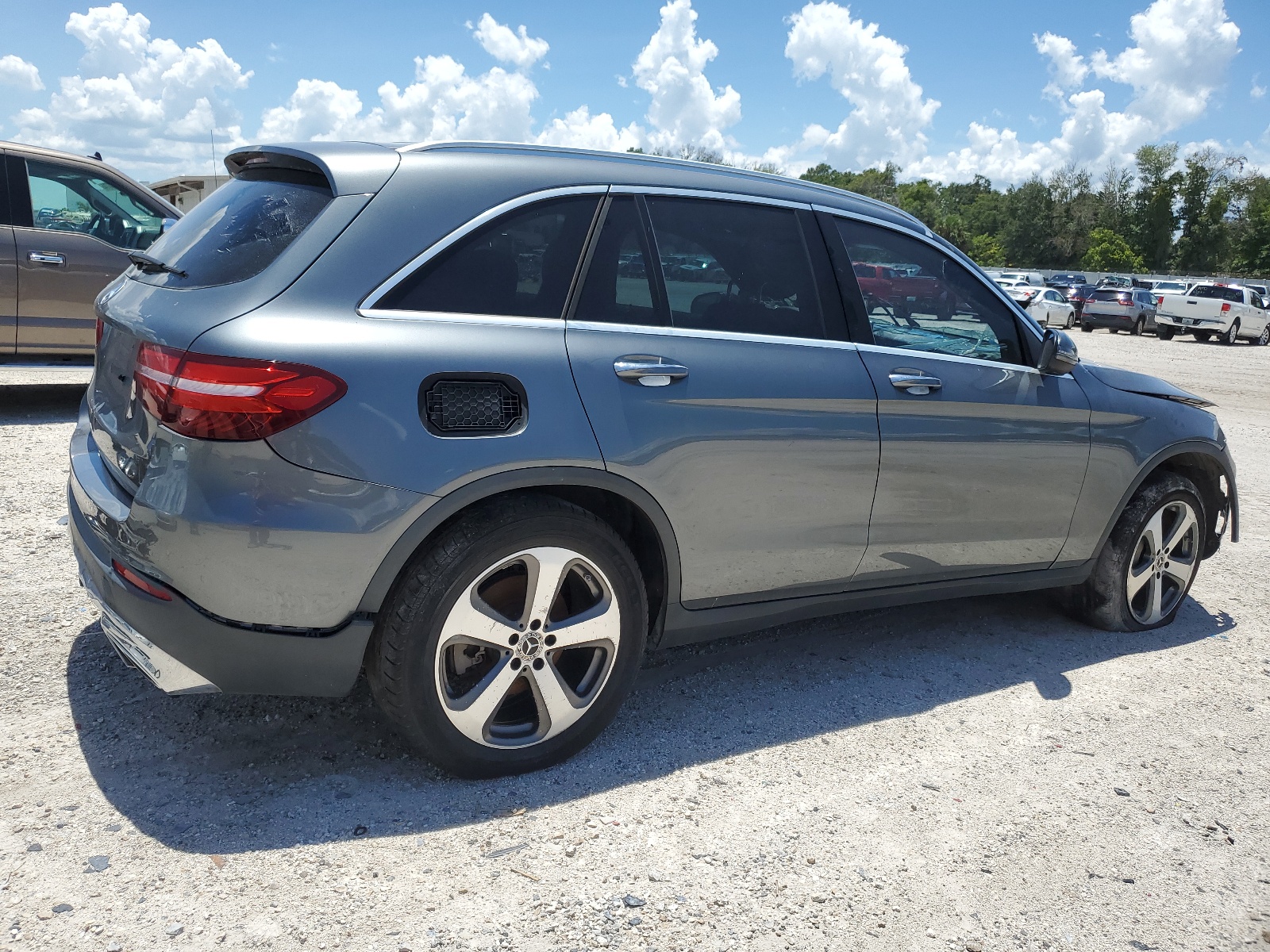 2019 Mercedes-Benz Glc 300 vin: WDC0G4JB9KV143645