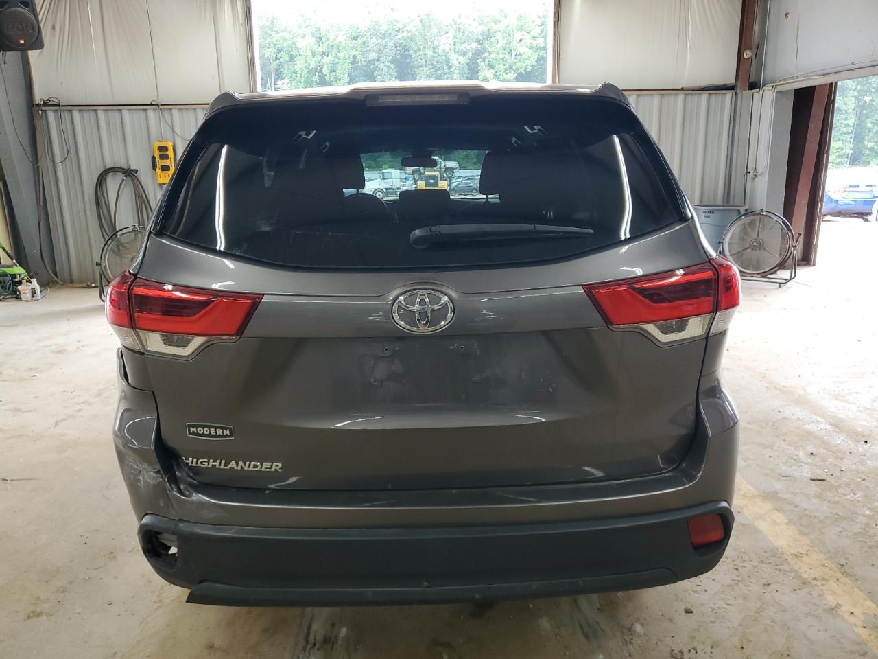 2019 Toyota Highlander Le VIN: 5TDZZRFH9KS360401 Lot: 64034524