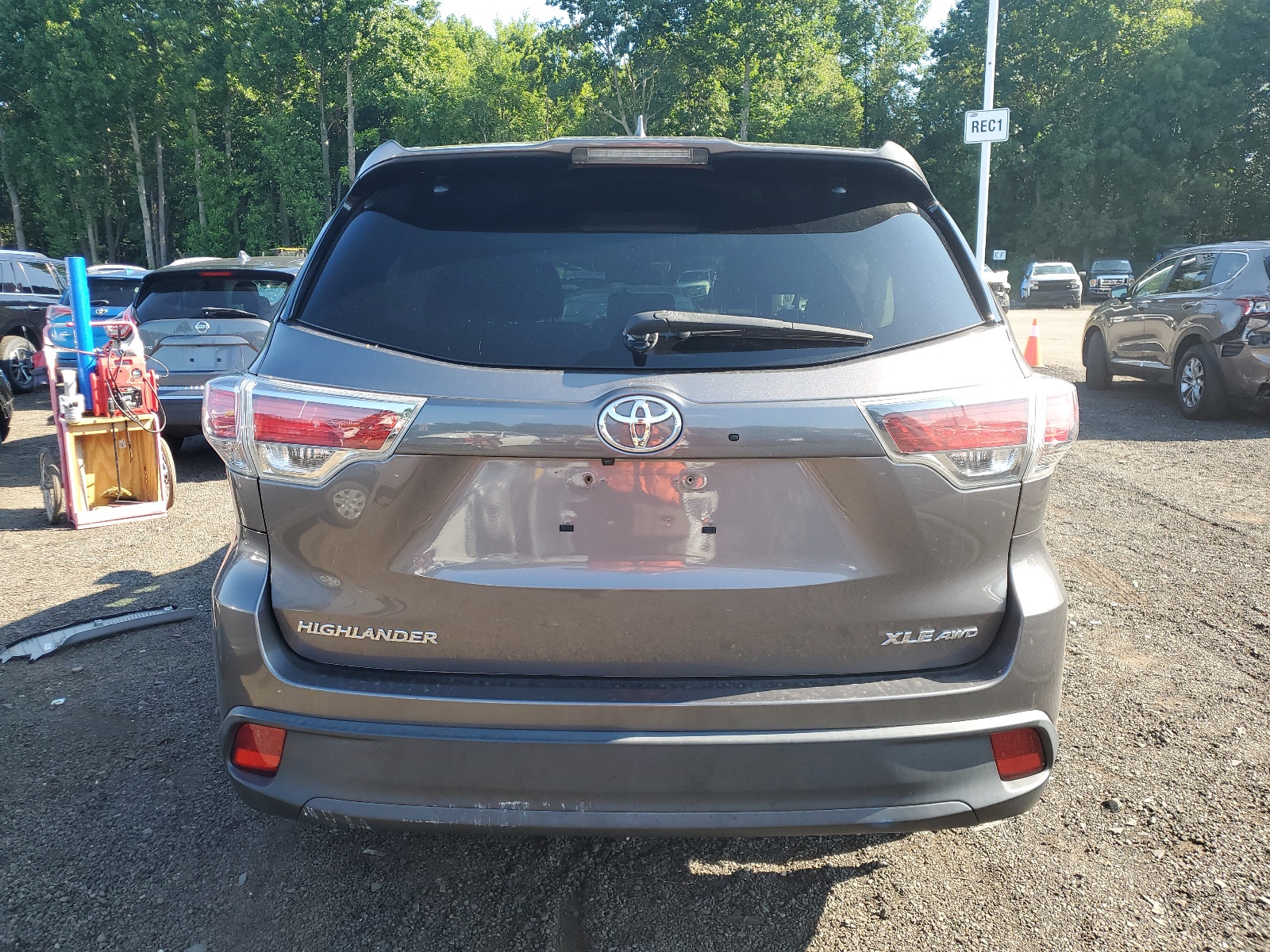 5TDJKRFHXGS270022 2016 Toyota Highlander Xle