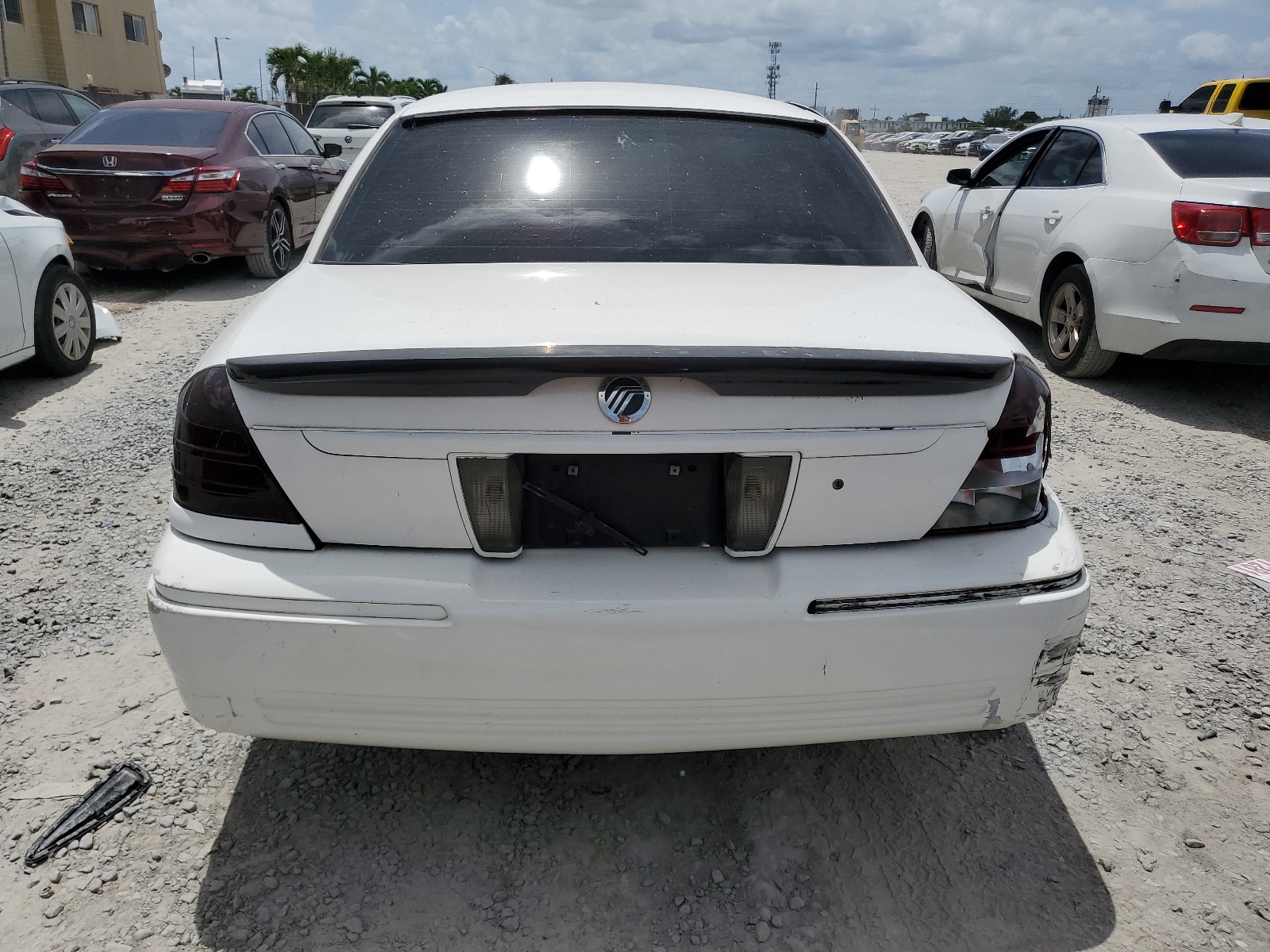 2MEBM7FV0AX600236 2010 Mercury Grand Marquis Ls