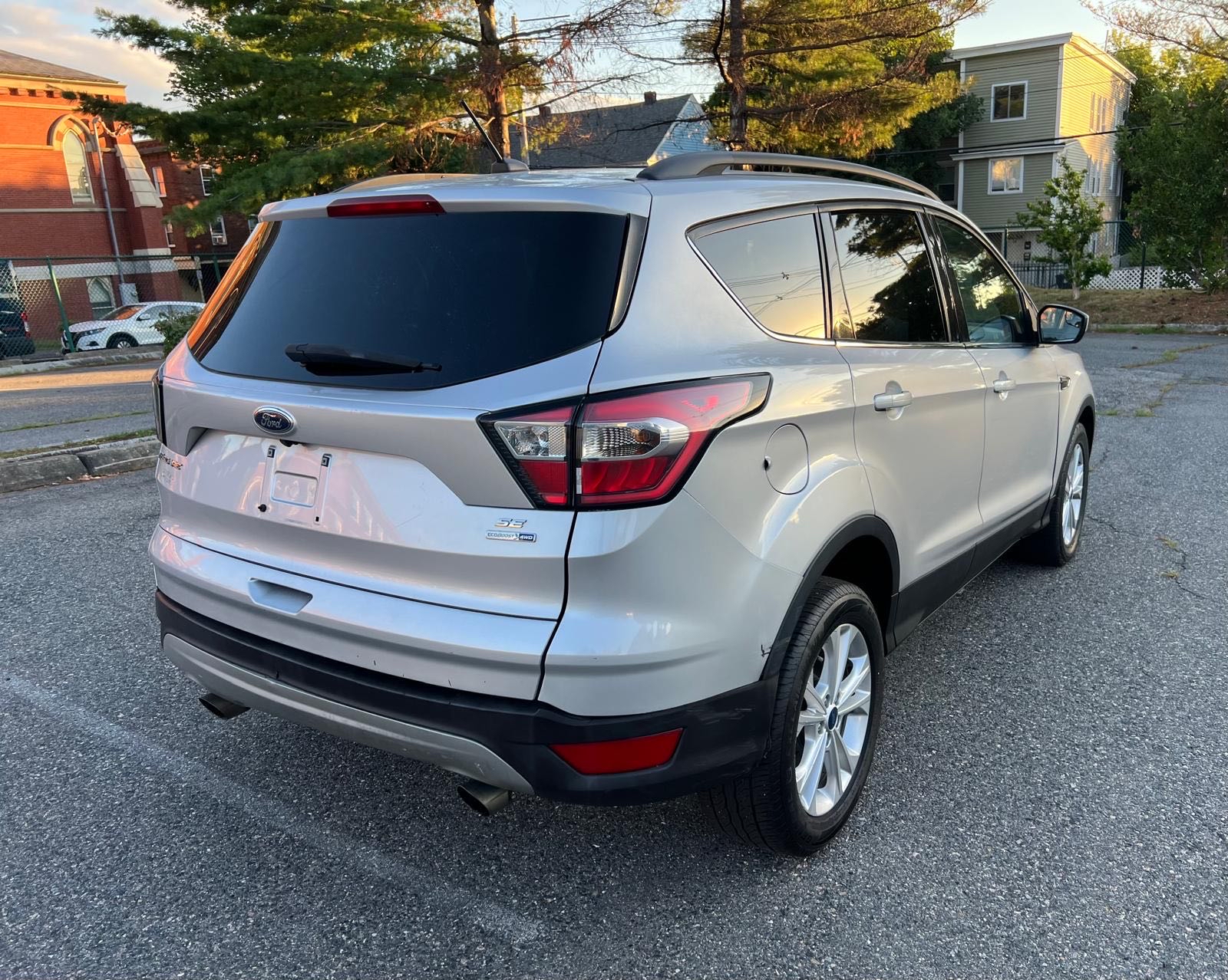 2018 Ford Escape Se vin: 1FMCU9GD7JUA06043