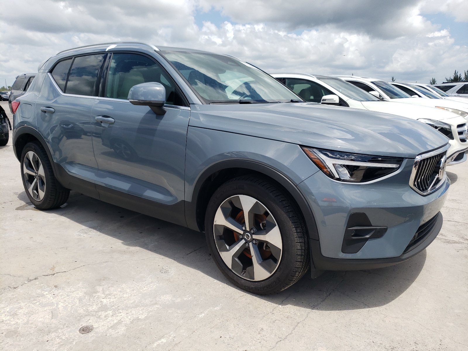 2023 Volvo Xc40 Plus vin: YV4L12UN6P2989283