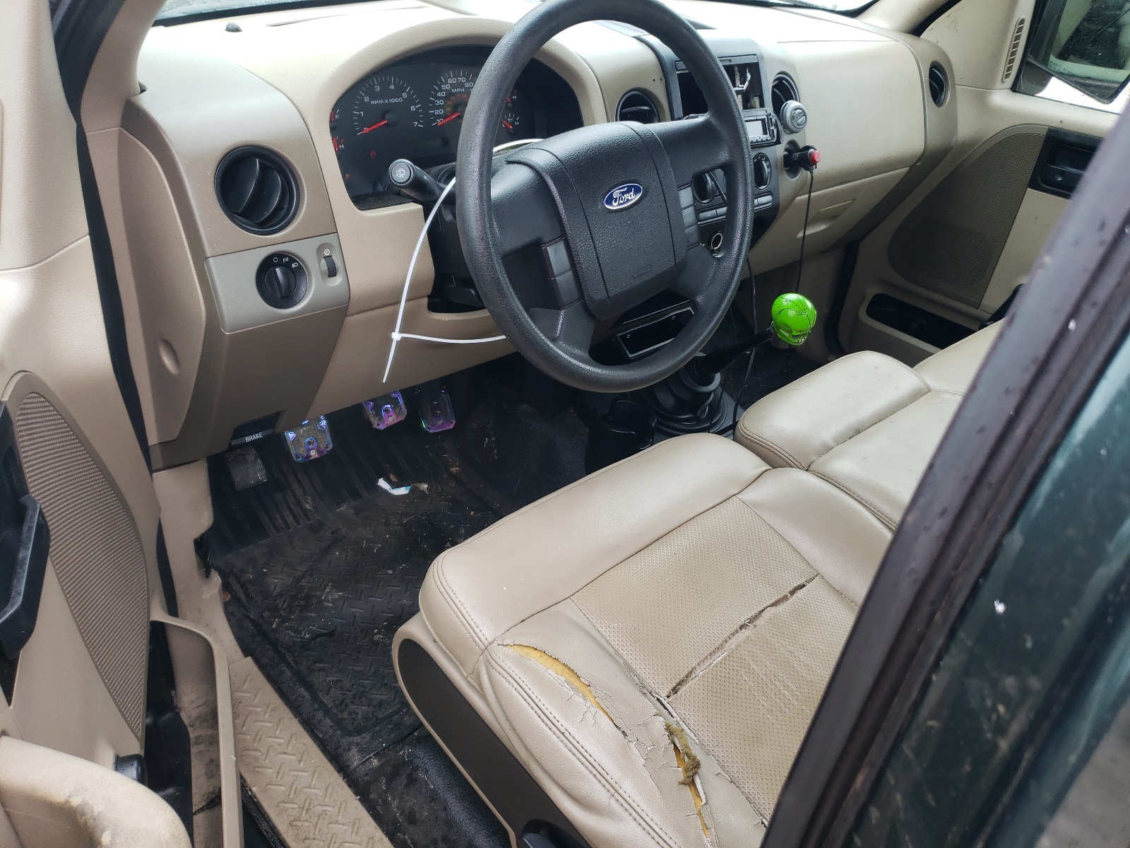 1FTRF12285NB94622 2005 Ford F150