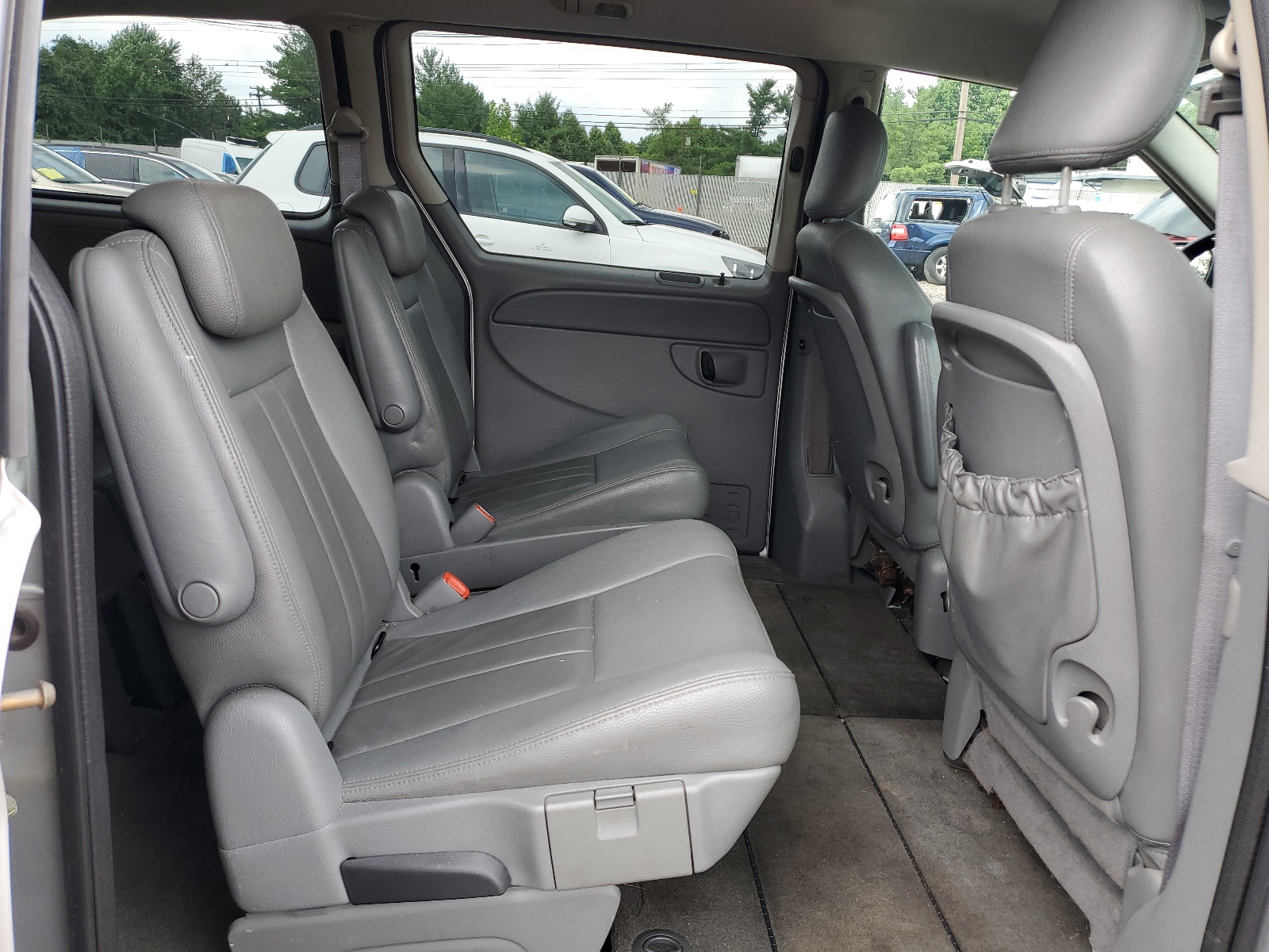 2A8GP54LX6R647931 2006 Chrysler Town & Country Touring