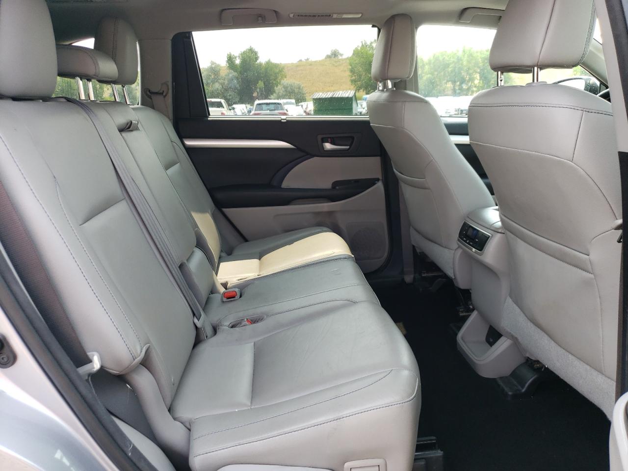 2016 Toyota Highlander Xle VIN: 5TDKKRFH3GS179596 Lot: 64046574