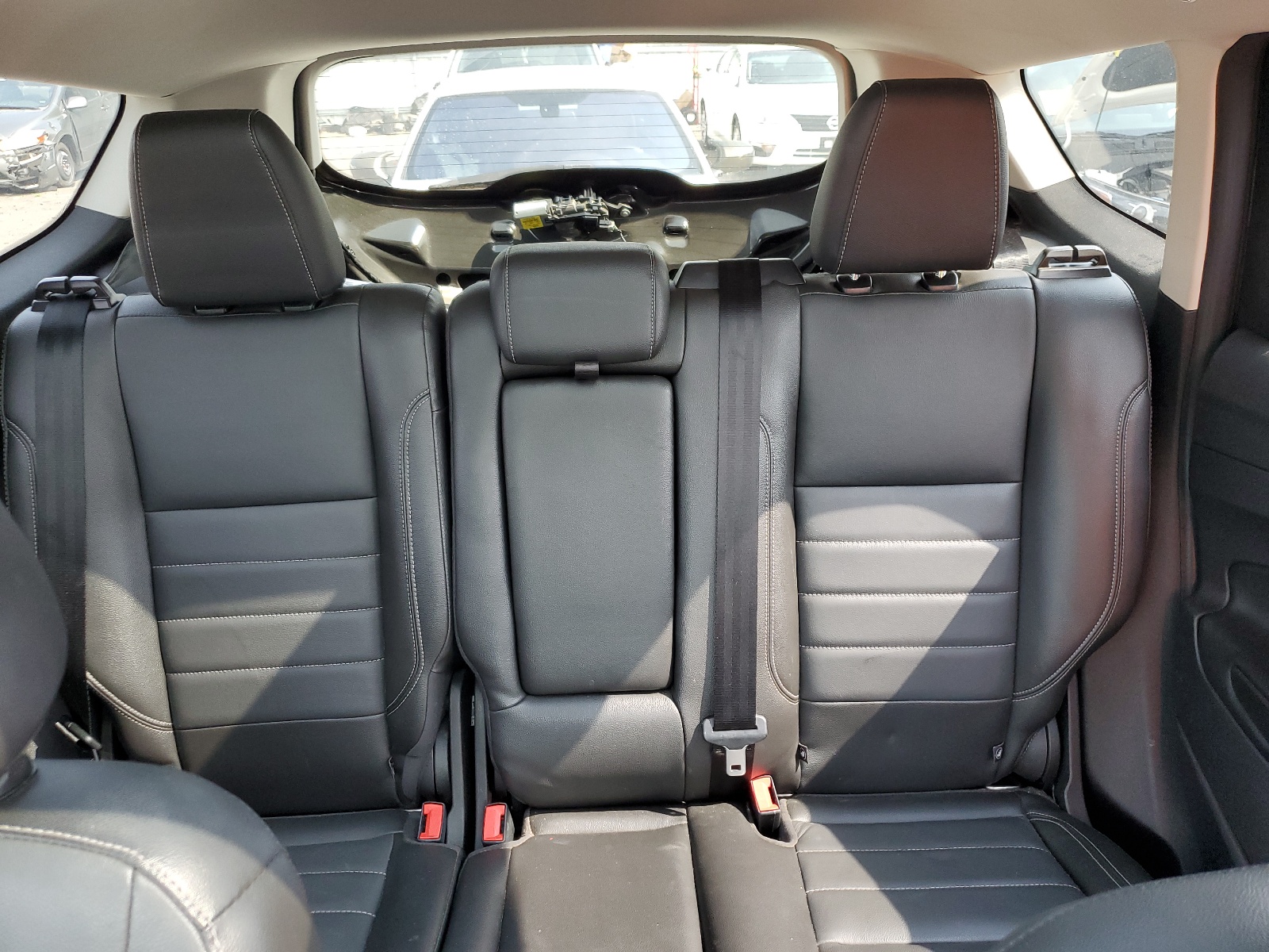 1FMCU9J94EUE18611 2014 Ford Escape Titanium