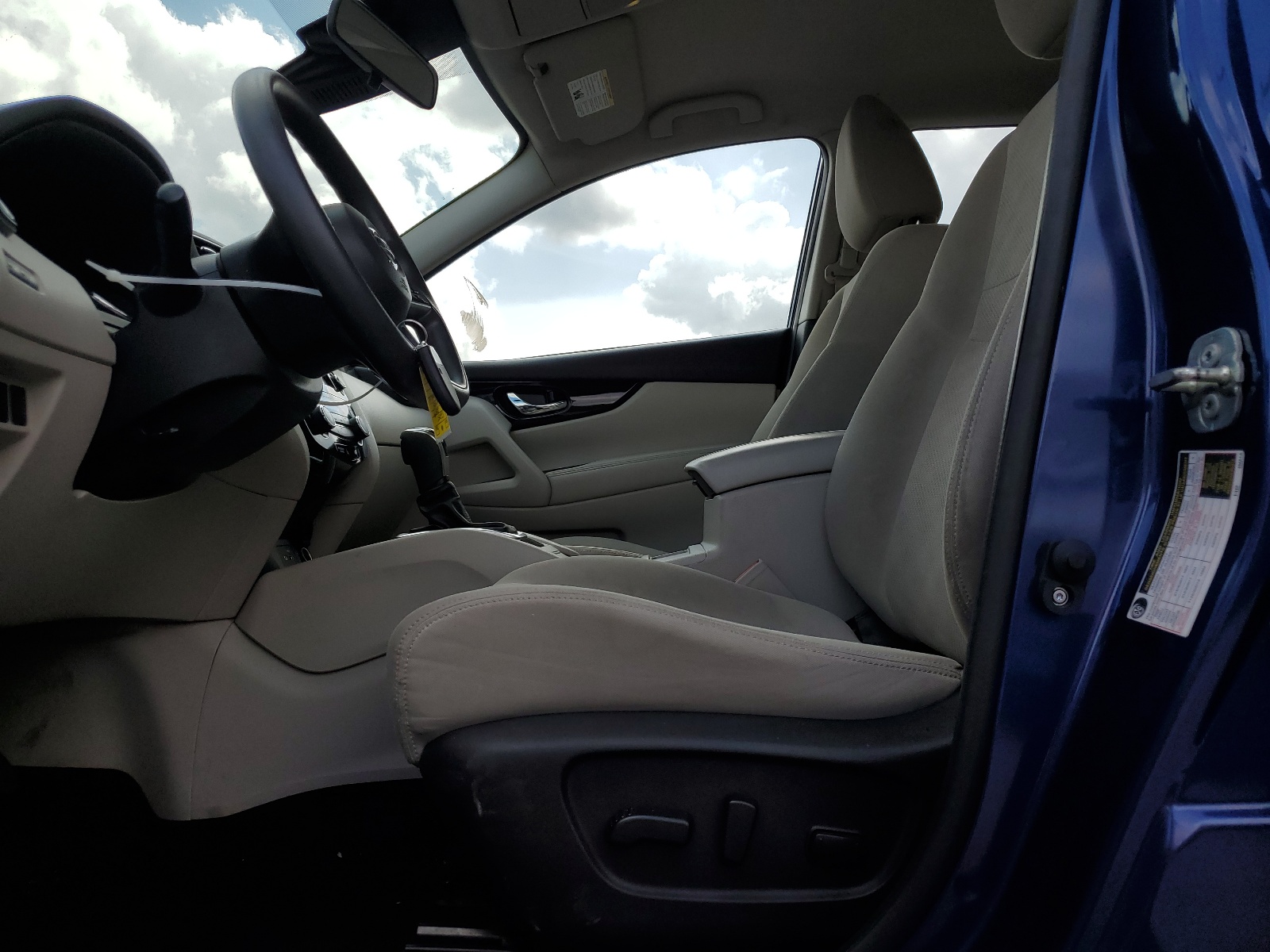 JN1BJ1CR4KW343483 2019 Nissan Rogue Sport S