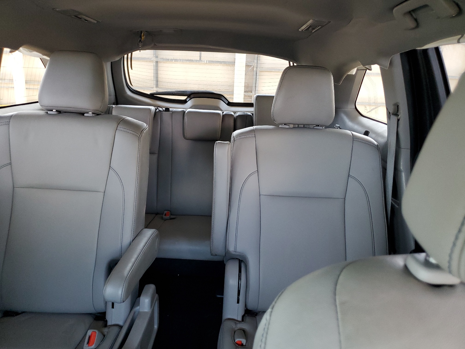 5TDJZRFH0KS577932 2019 Toyota Highlander Se