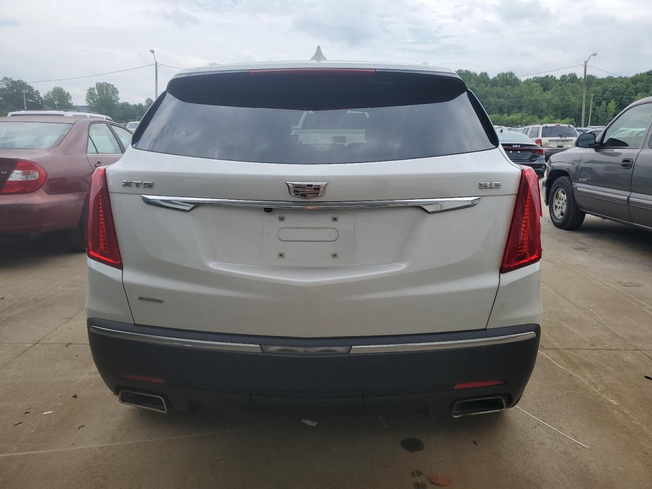 2017 Cadillac Xt5 Premium Luxury VIN: 1GYKNERS9HZ130565 Lot: 61962594