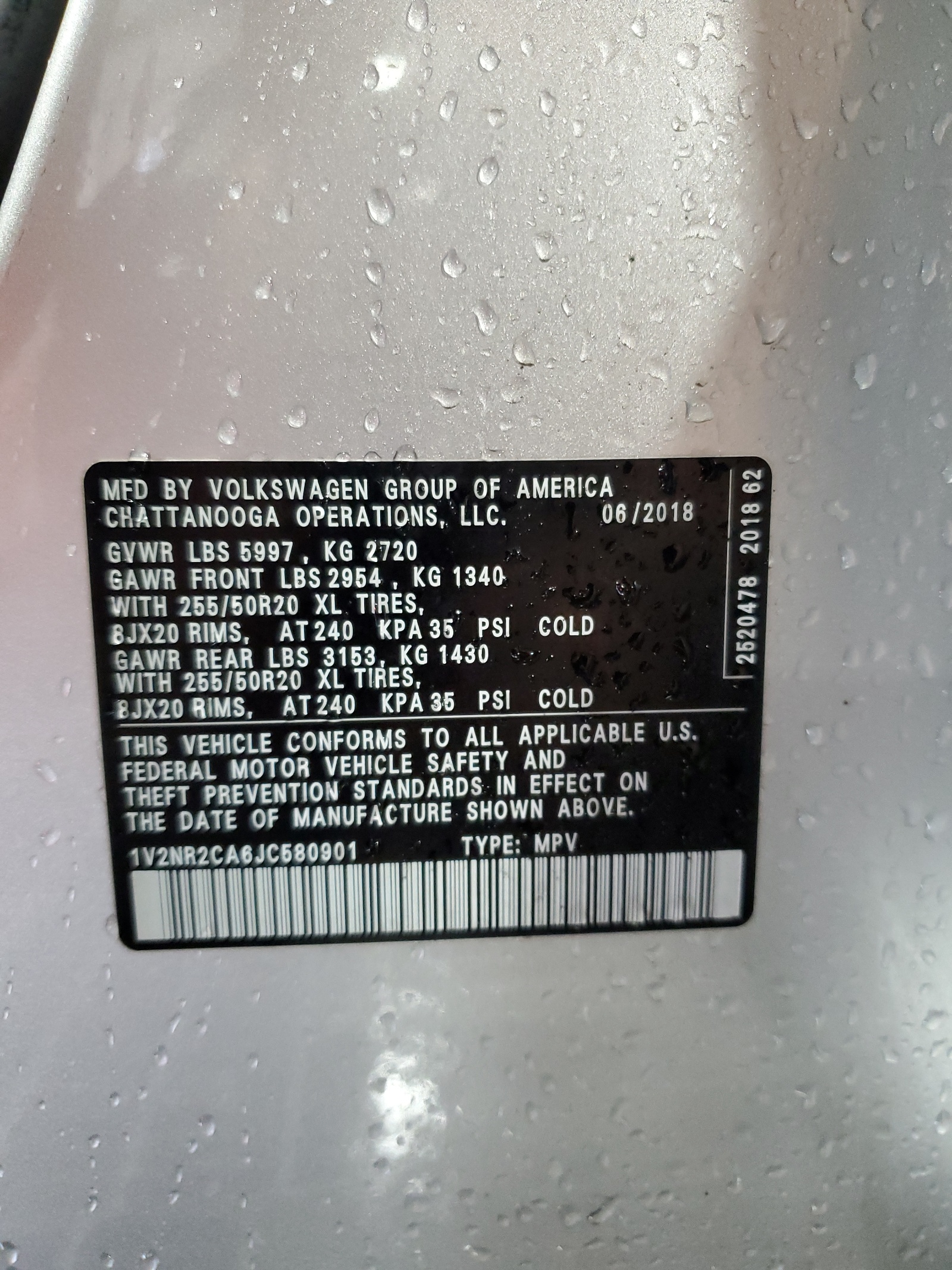 1V2NR2CA6JC580901 2018 Volkswagen Atlas Sel Premium