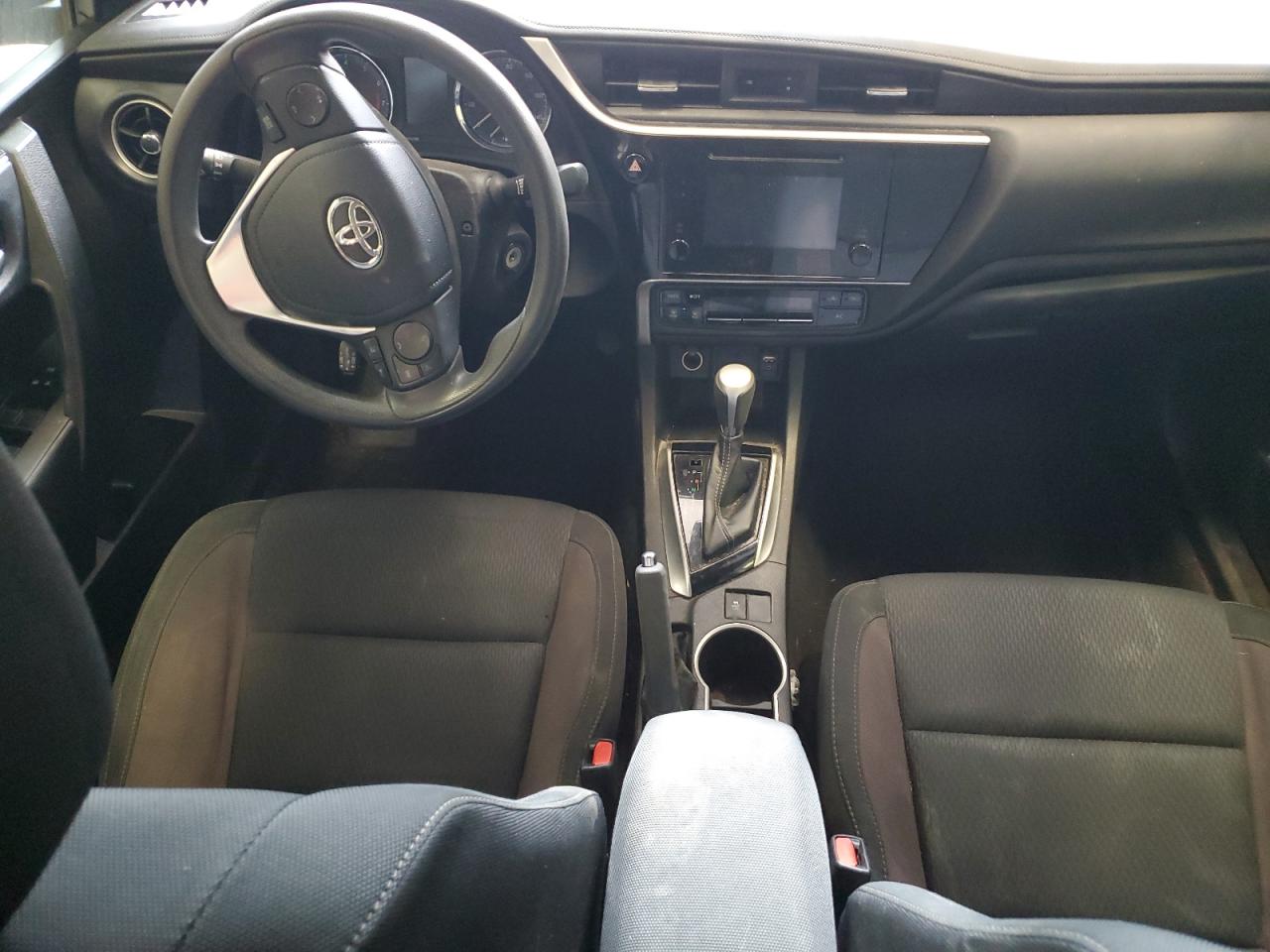 5YFBURHE4JP811518 2018 Toyota Corolla L