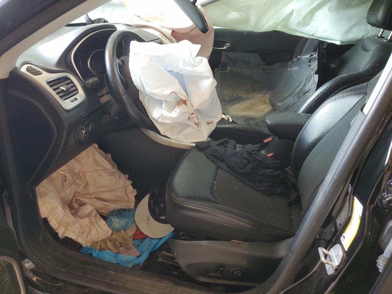 2018 Jeep Compass Latitude VIN: 3C4NJDBB1JT480689 Lot: 61737724