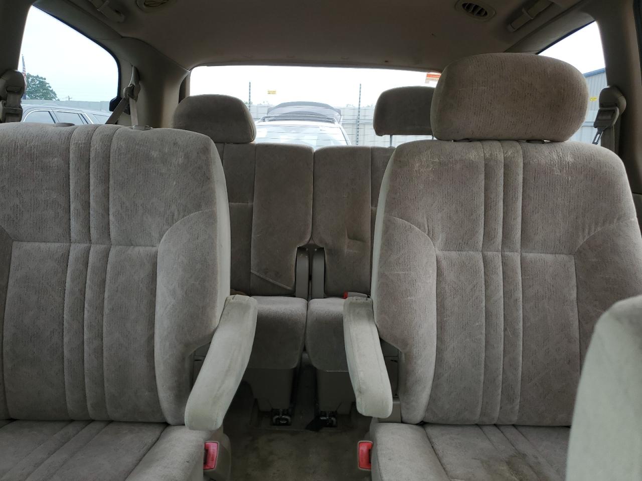 2000 Toyota Sienna Le VIN: 4T3ZF13C4YU205586 Lot: 63260454