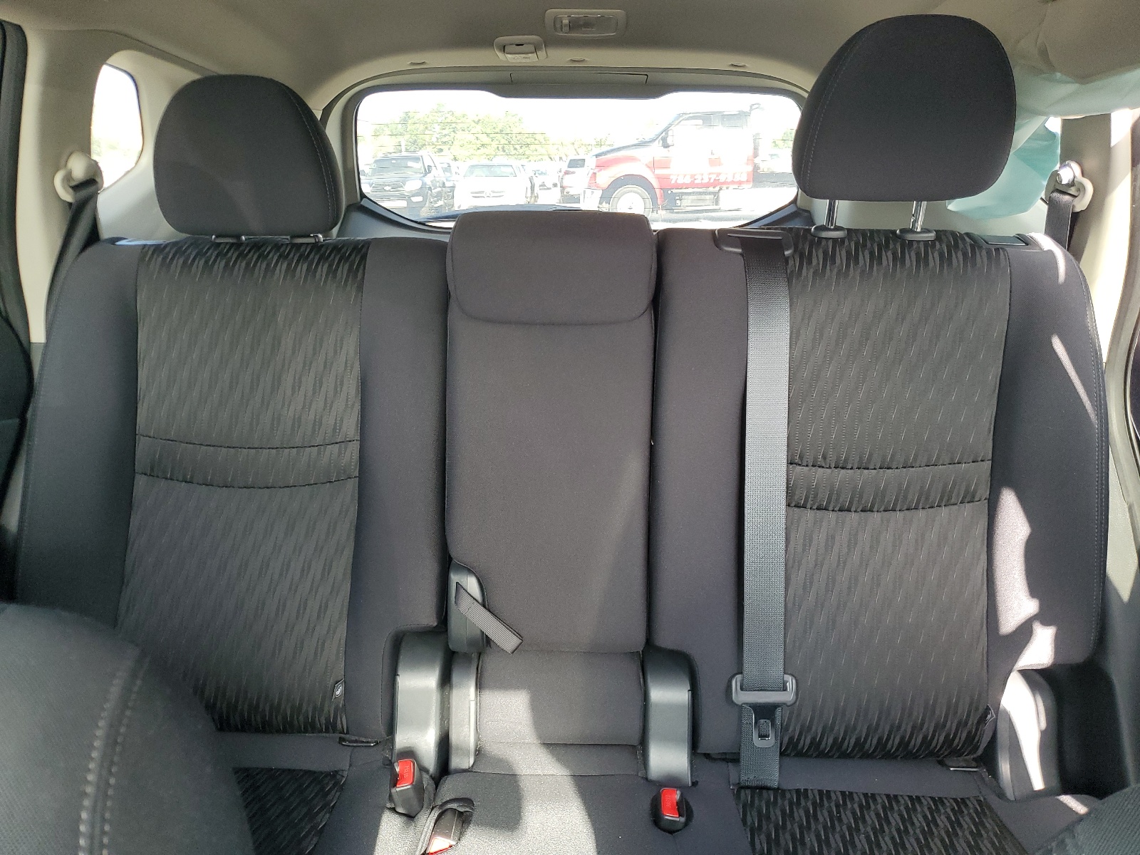 5N1AT2MT1KC744005 2019 Nissan Rogue S