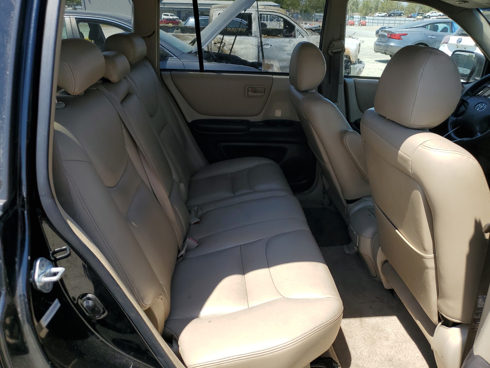 JTEGF21A220064328 2002 Toyota Highlander Limited