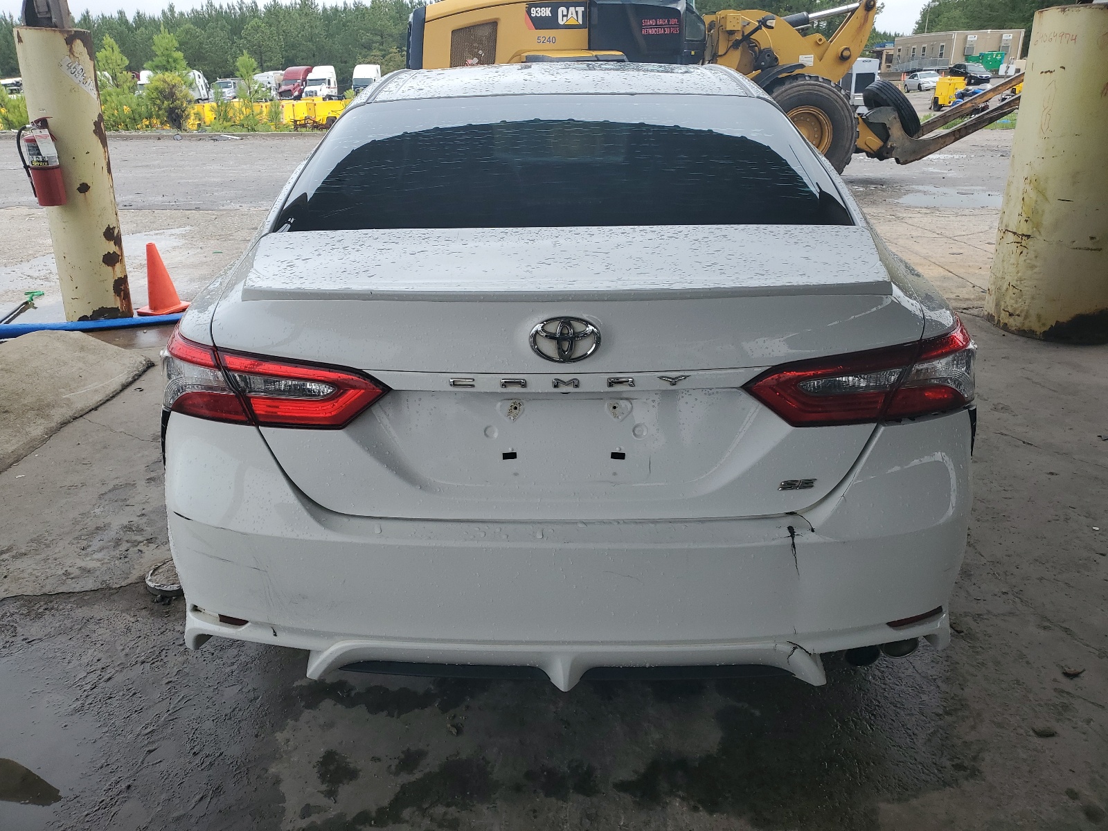 2018 Toyota Camry L vin: 4T1B11HK1JU531778