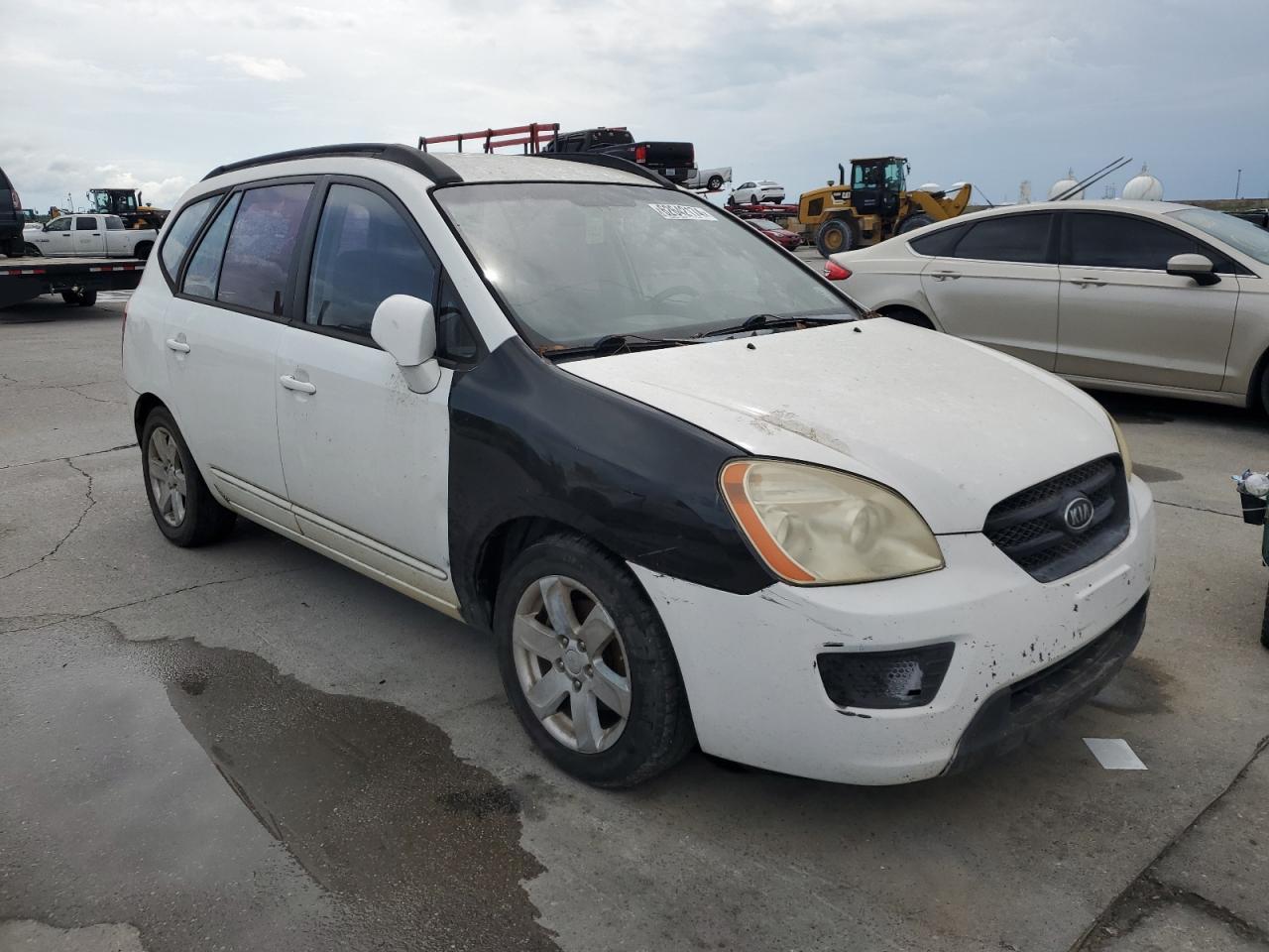 2008 Kia Rondo Lx VIN: KNAFG526187132382 Lot: 62642174
