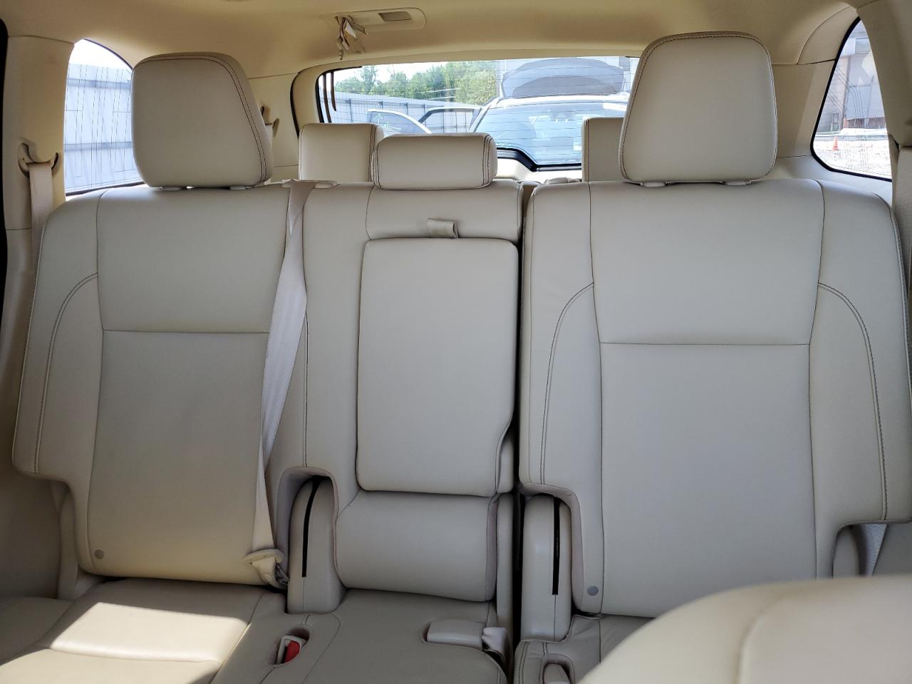 2016 Toyota Highlander Xle VIN: 5TDJKRFH1GS327191 Lot: 63842514