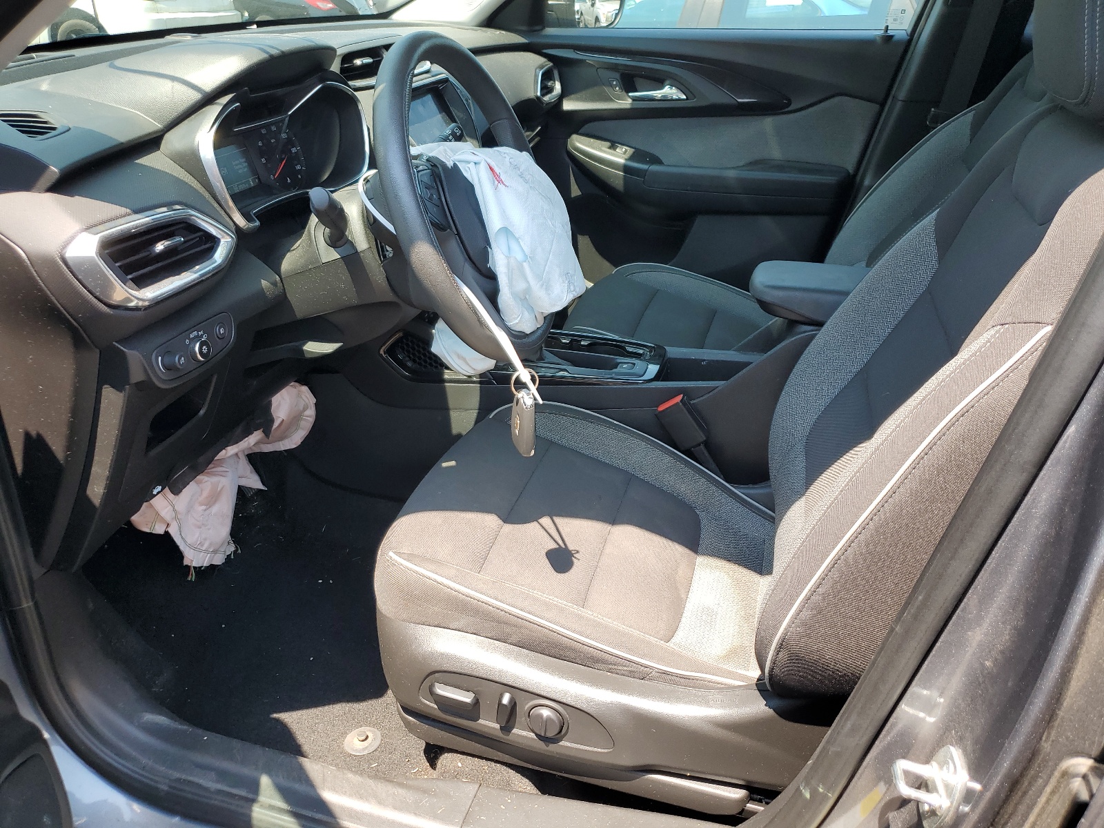 KL79MRSLXMB121424 2021 Chevrolet Trailblazer Lt