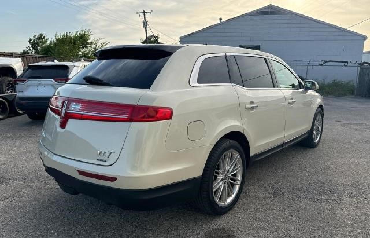 2014 Lincoln Mkt VIN: 2LMHJ5AT2EBL55053 Lot: 63726964