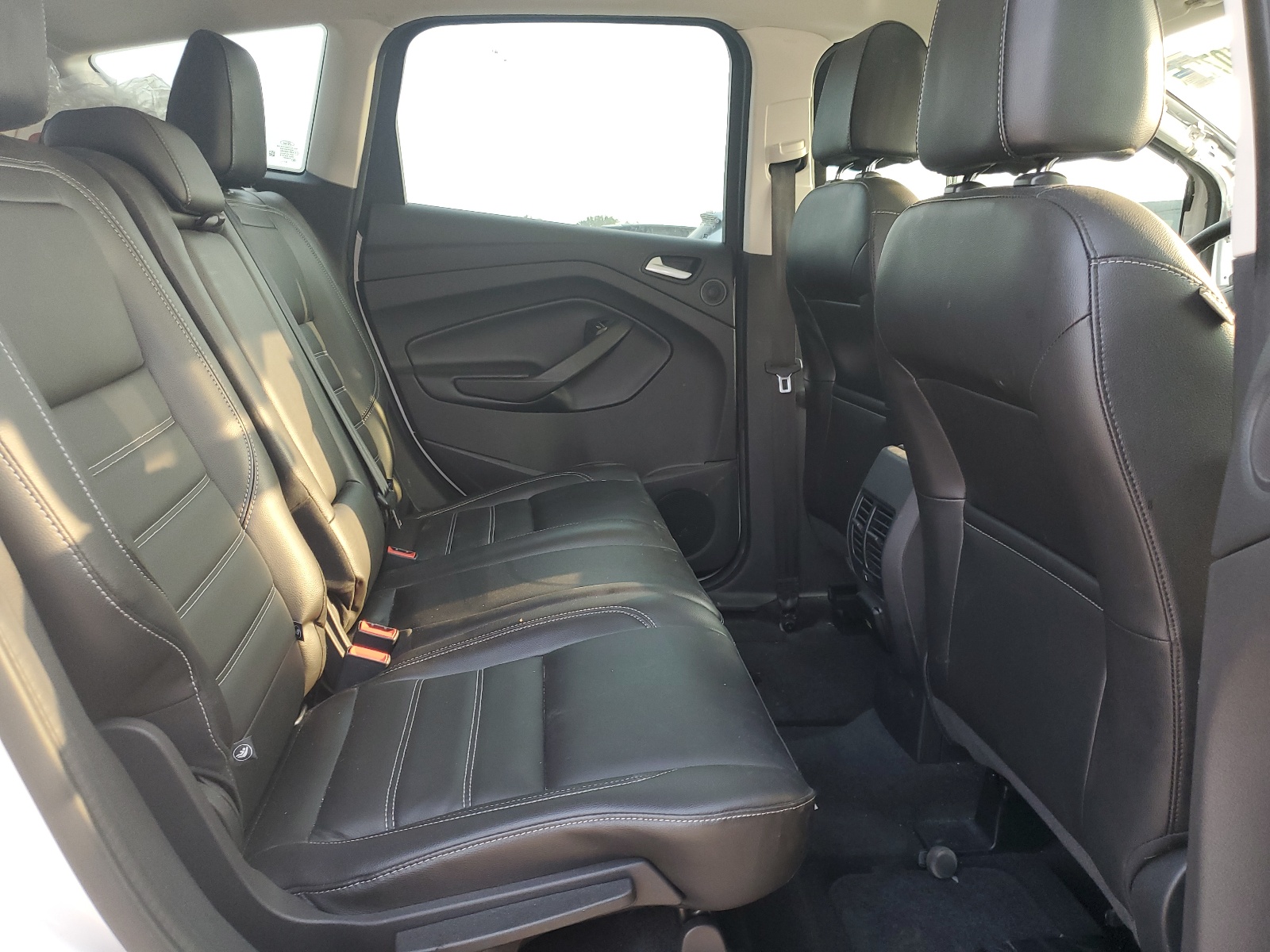 1FADP5FU3HL100162 2017 Ford C-Max Titanium