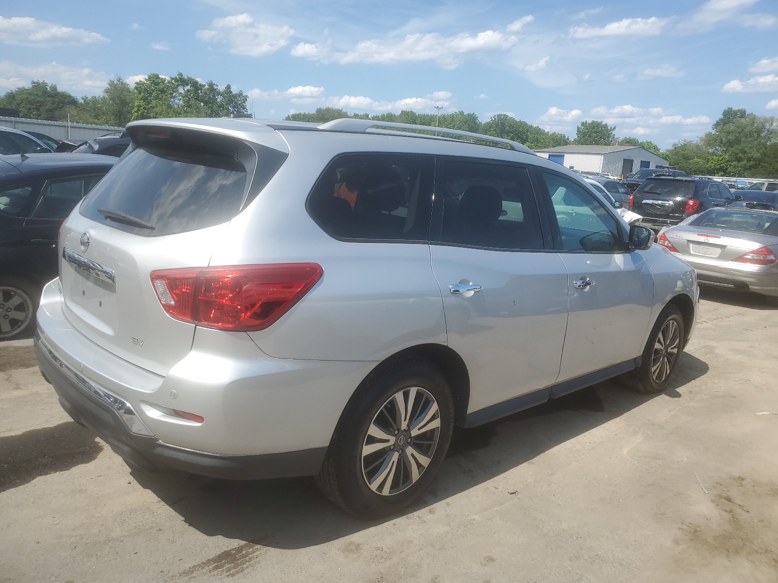 2017 Nissan Pathfinder S vin: 5N1DR2MN1HC674219