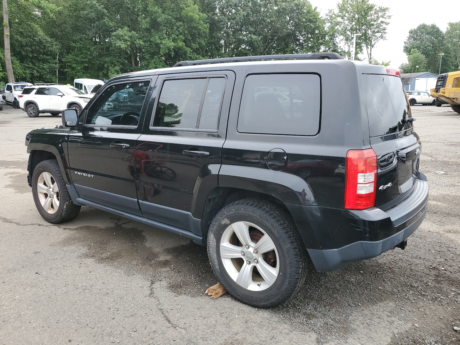 2012 Jeep Patriot Latitude vin: 1C4NJRFB6CD633857