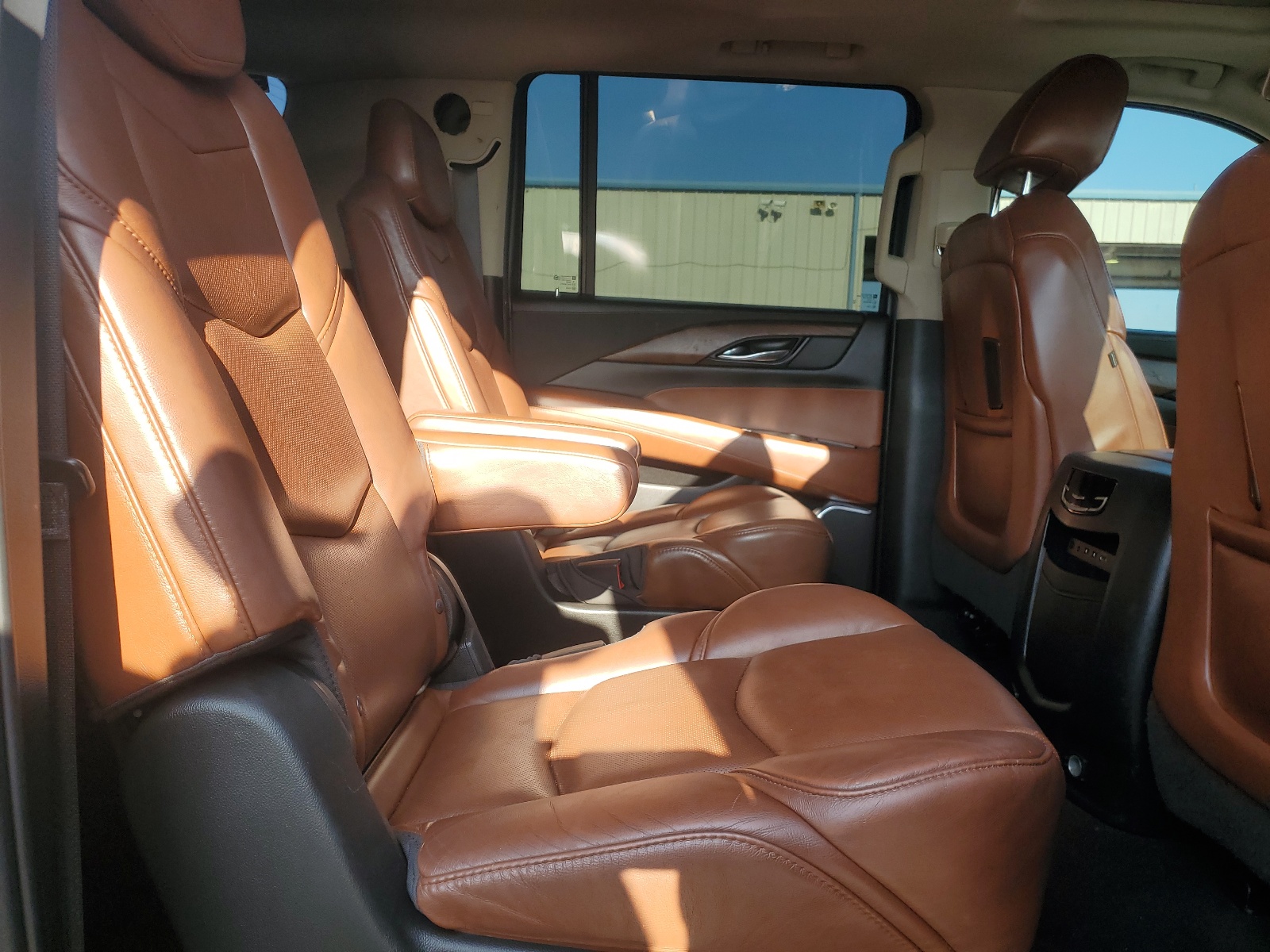 2019 Cadillac Escalade Esv Luxury vin: 1GYS3HKJ5KR106831