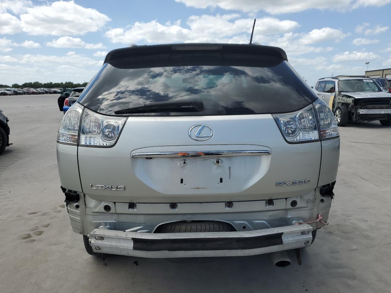 2005 Lexus RX - Image 6