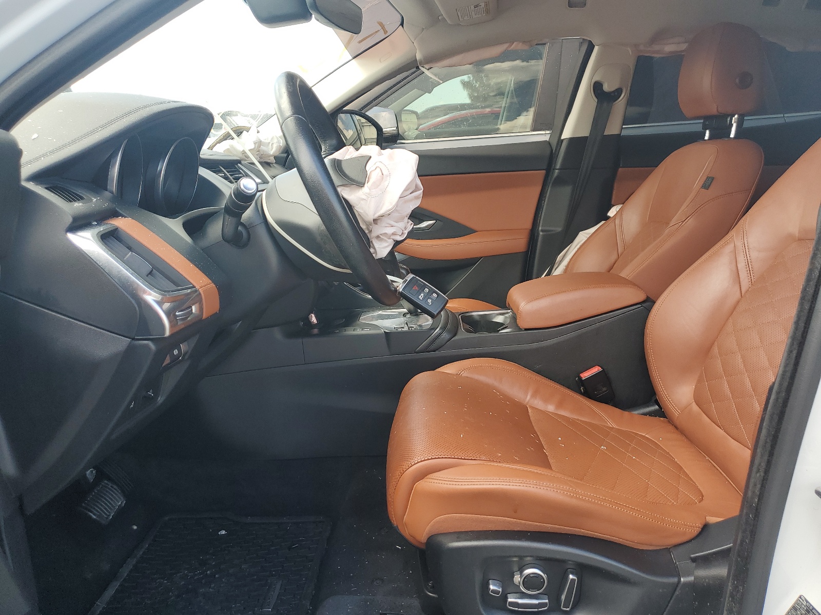 SADFP2FX1K1Z37379 2019 Jaguar E-Pace Se