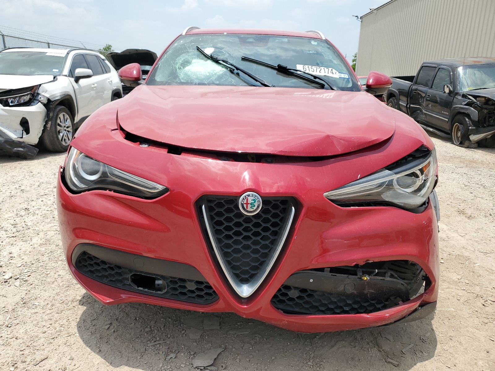 2018 Alfa Romeo Stelvio vin: ZASFAKAN2J7B70115